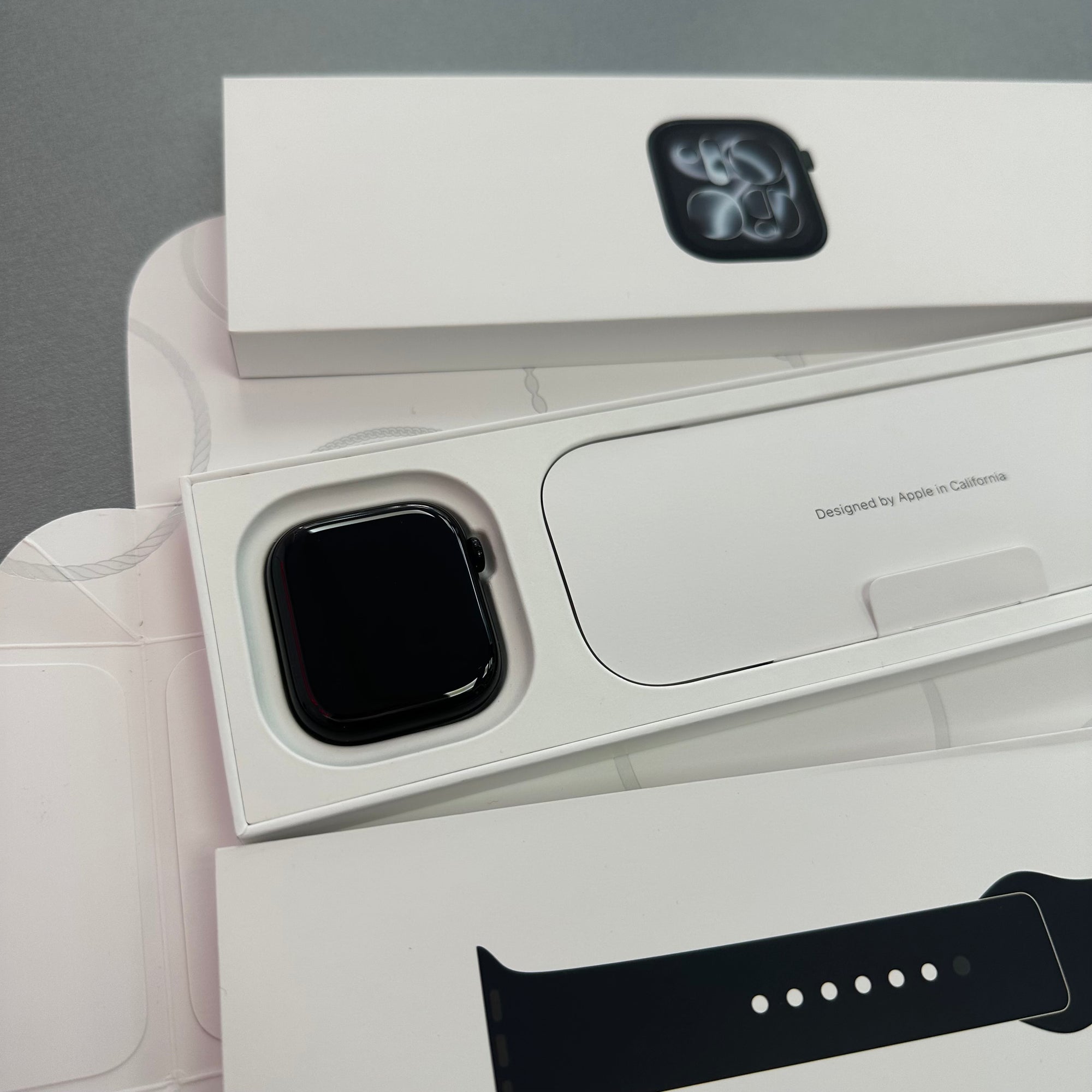 Apple Watch Series 11, 46mm GPS Jet Black Aluminium Black Sports Band