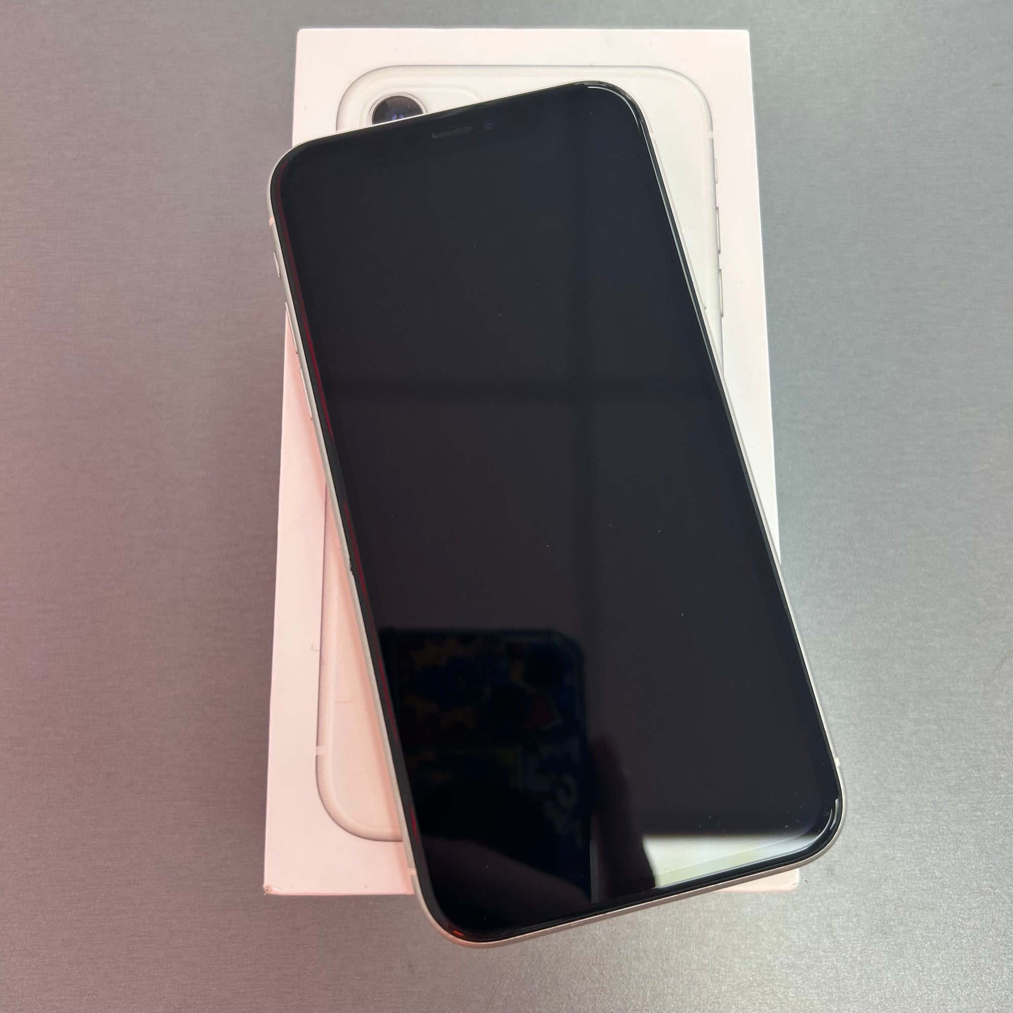iPhone 11 White 64GB 100% Battery Health