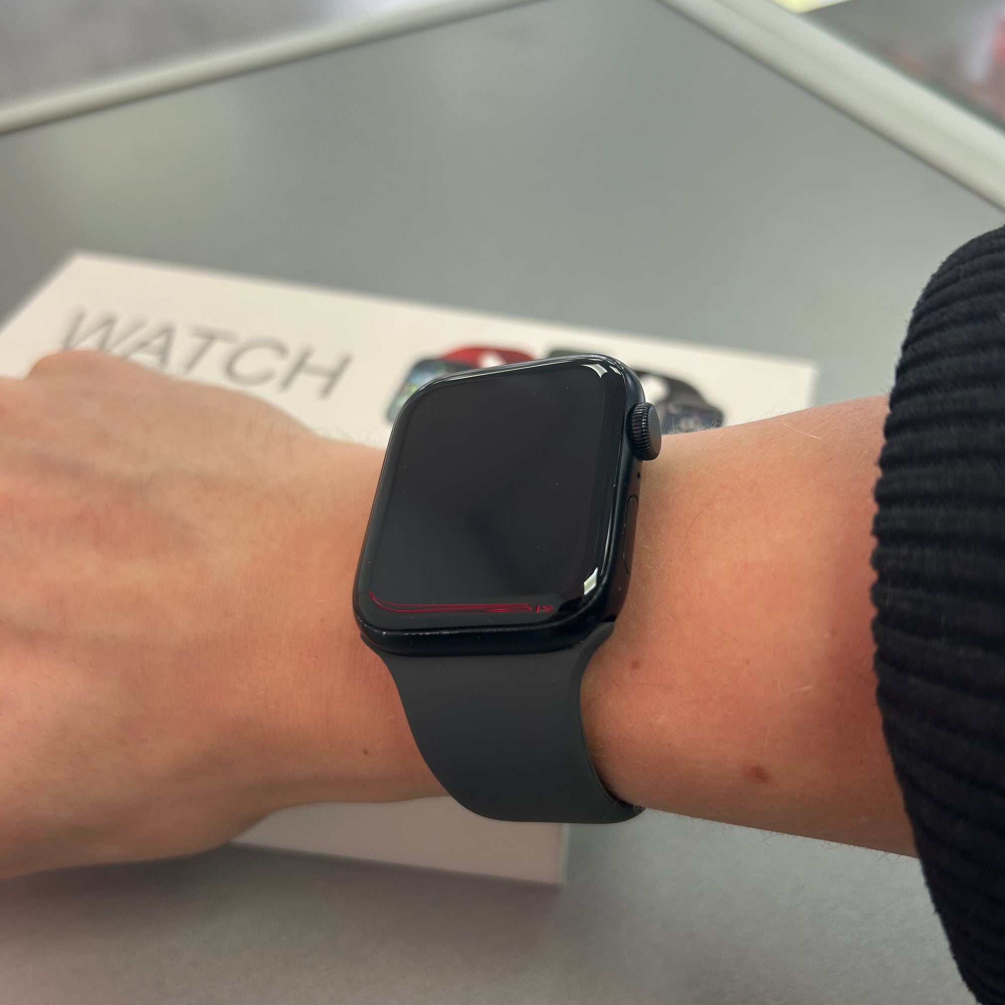 Apple Watch SE 44mm 2022 - Midnight Aluminium Case &amp; Black Sports Band - GPS Only