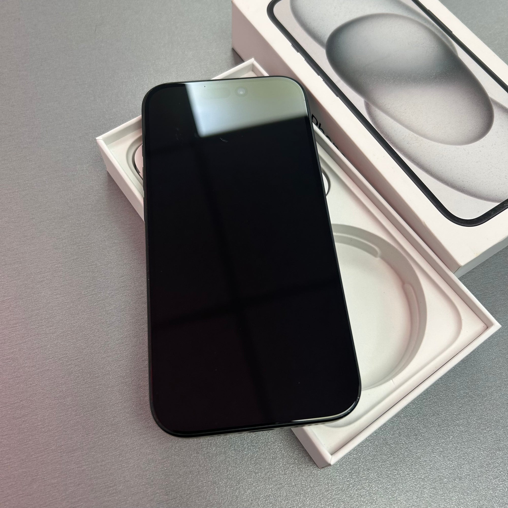 Apple iPhone 15 128GB Space Black - 90% Battery Health