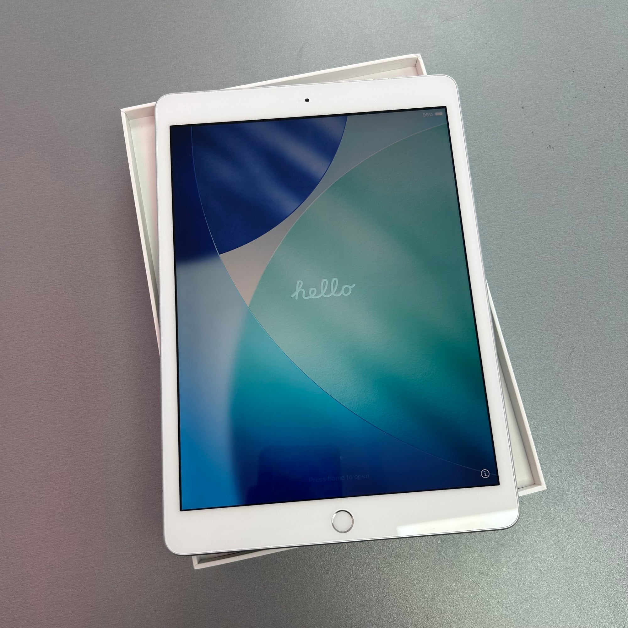 Apple iPad 8th Generation - 32GB Silver Wi-Fi Edition
