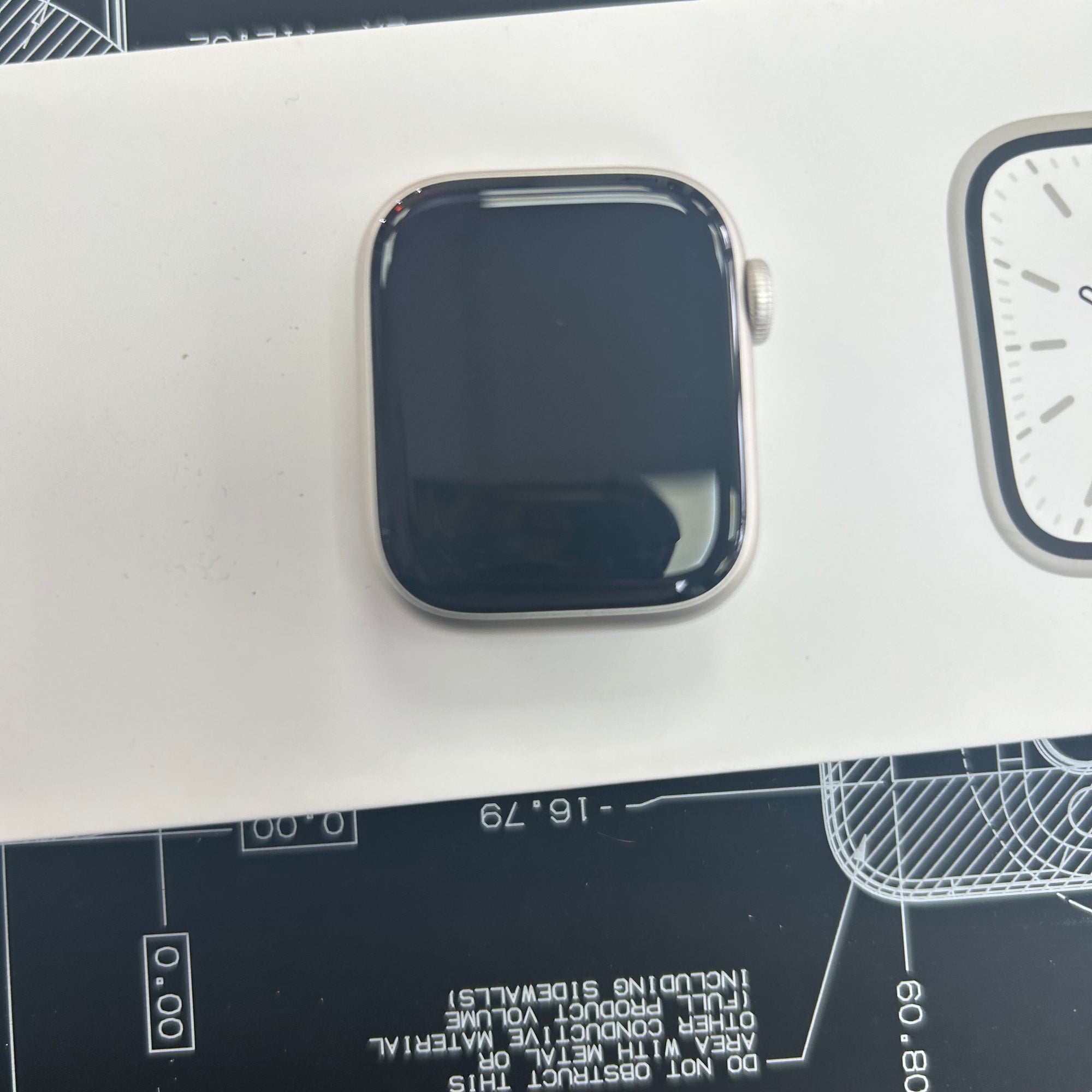 Apple Watch Series 7, 41mm GPS Starlight Aluminium Case