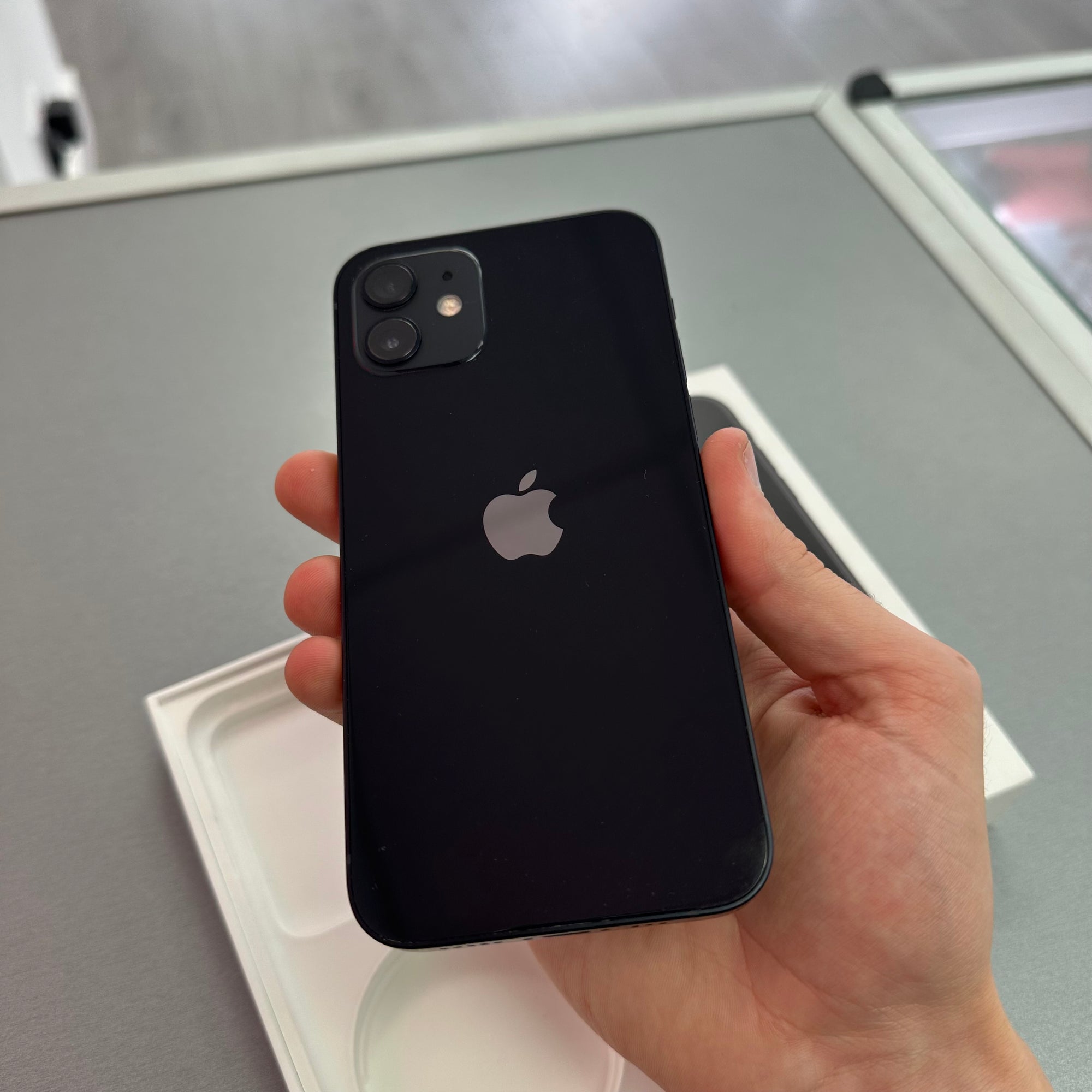 Apple iPhone 12 64GB Black - 90% Battery Health