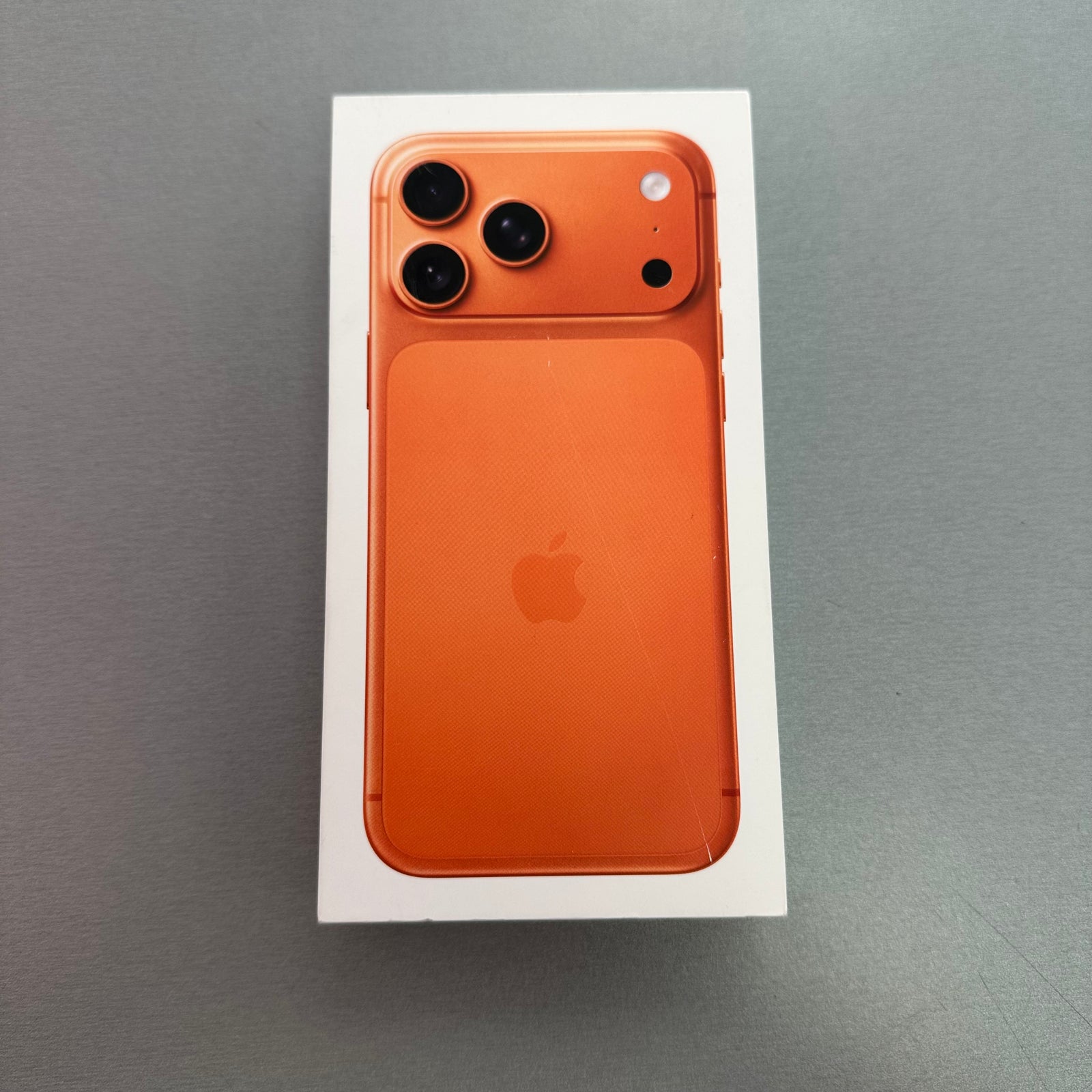 Apple iPhone 17 Pro Max 256GB Cosmic Orange - 99% Battery Health