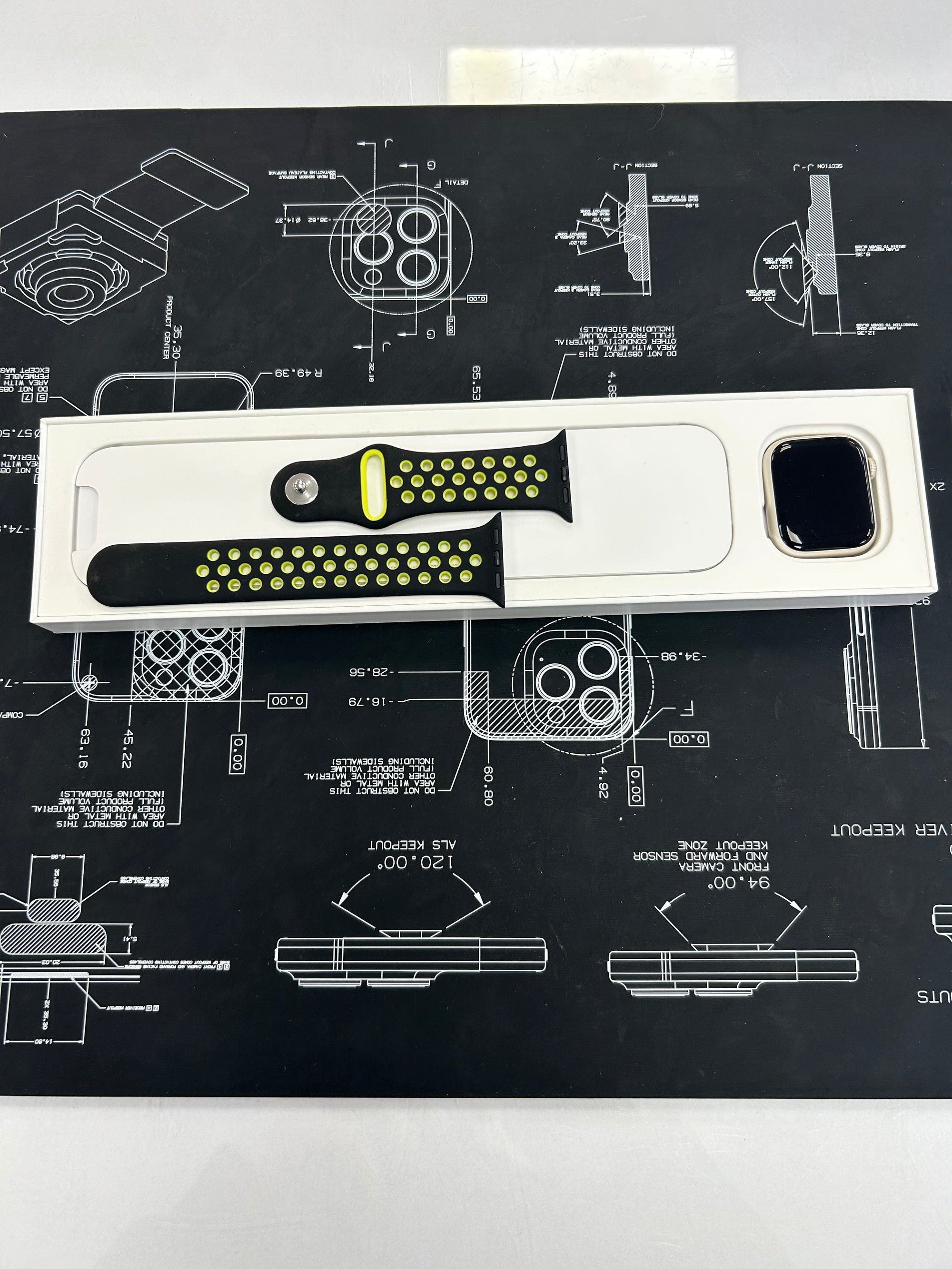 Apple Watch Series 7, 41mm GPS Starlight Aluminium Case