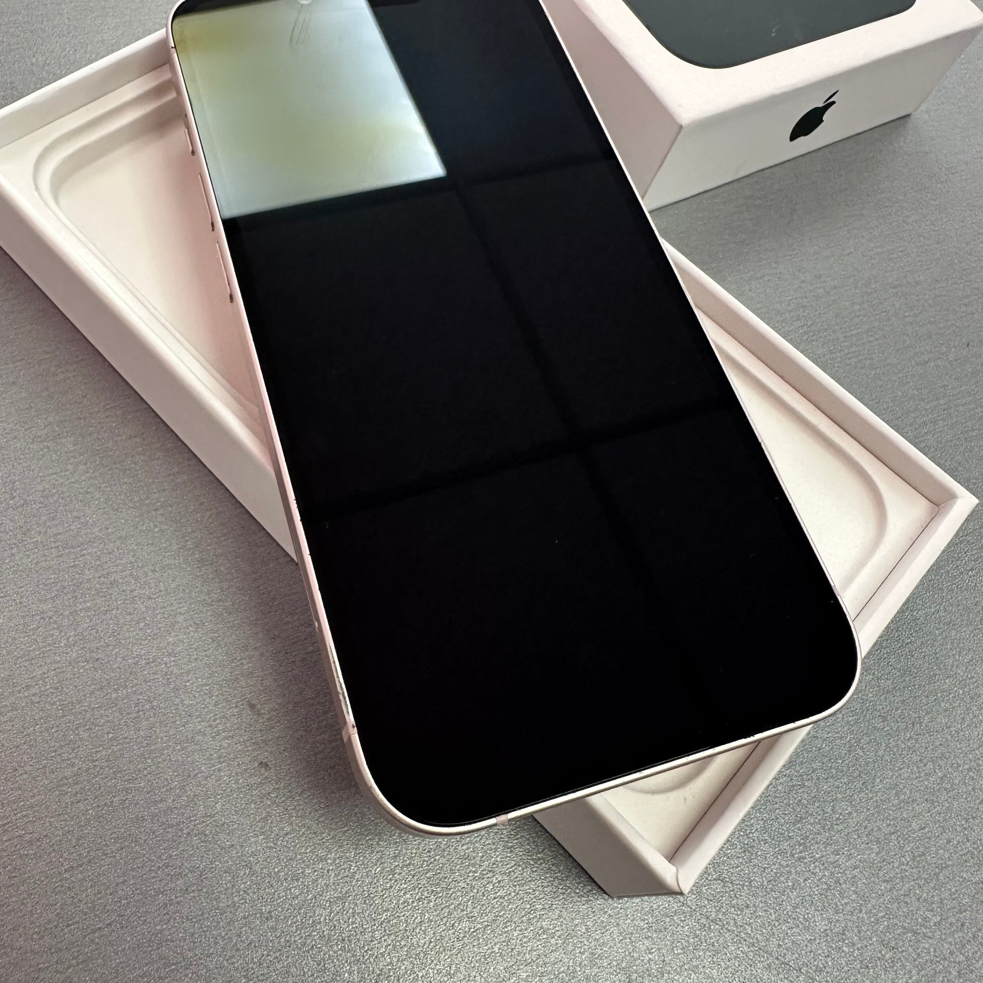 Apple iPhone 13 128GB Pink - 100% Battery Health