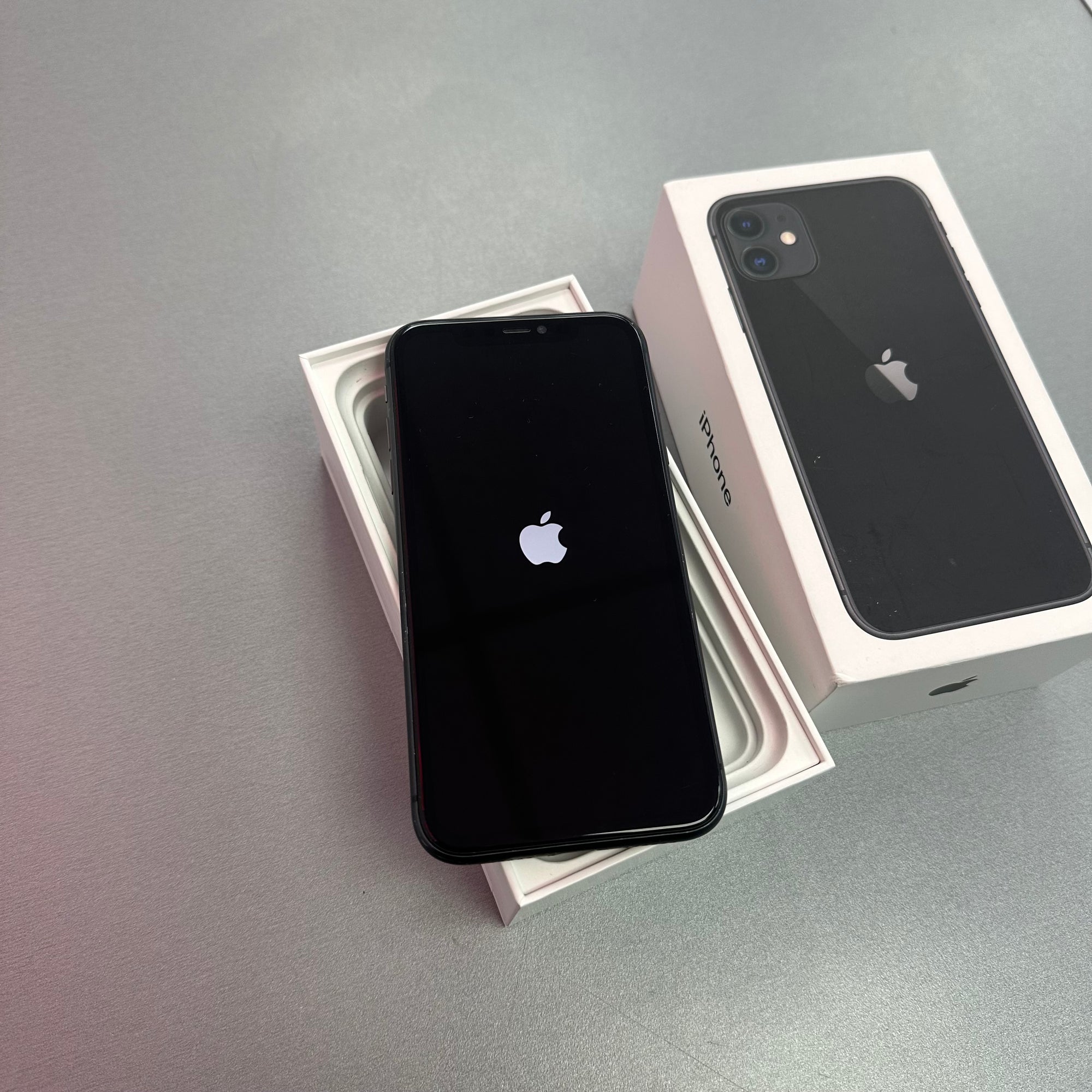 Apple iPhone 11 128GB Black - 100% Battery Health