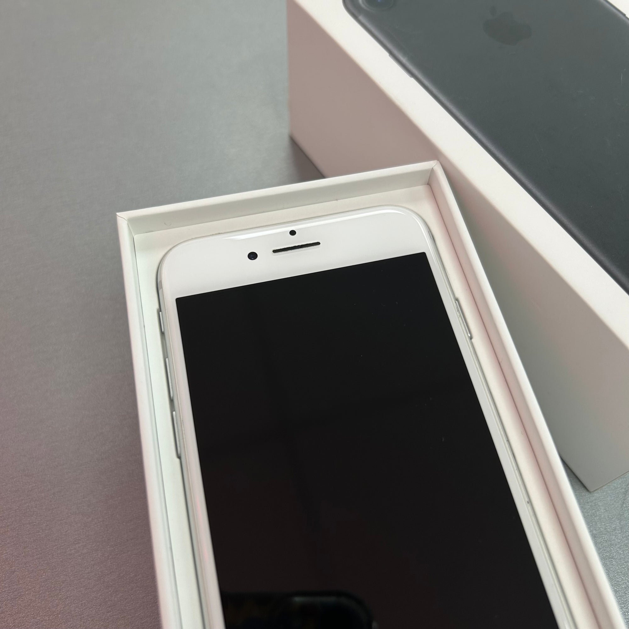 Apple iPhone 7 Silver 32GB - 95% Battery Health and Above