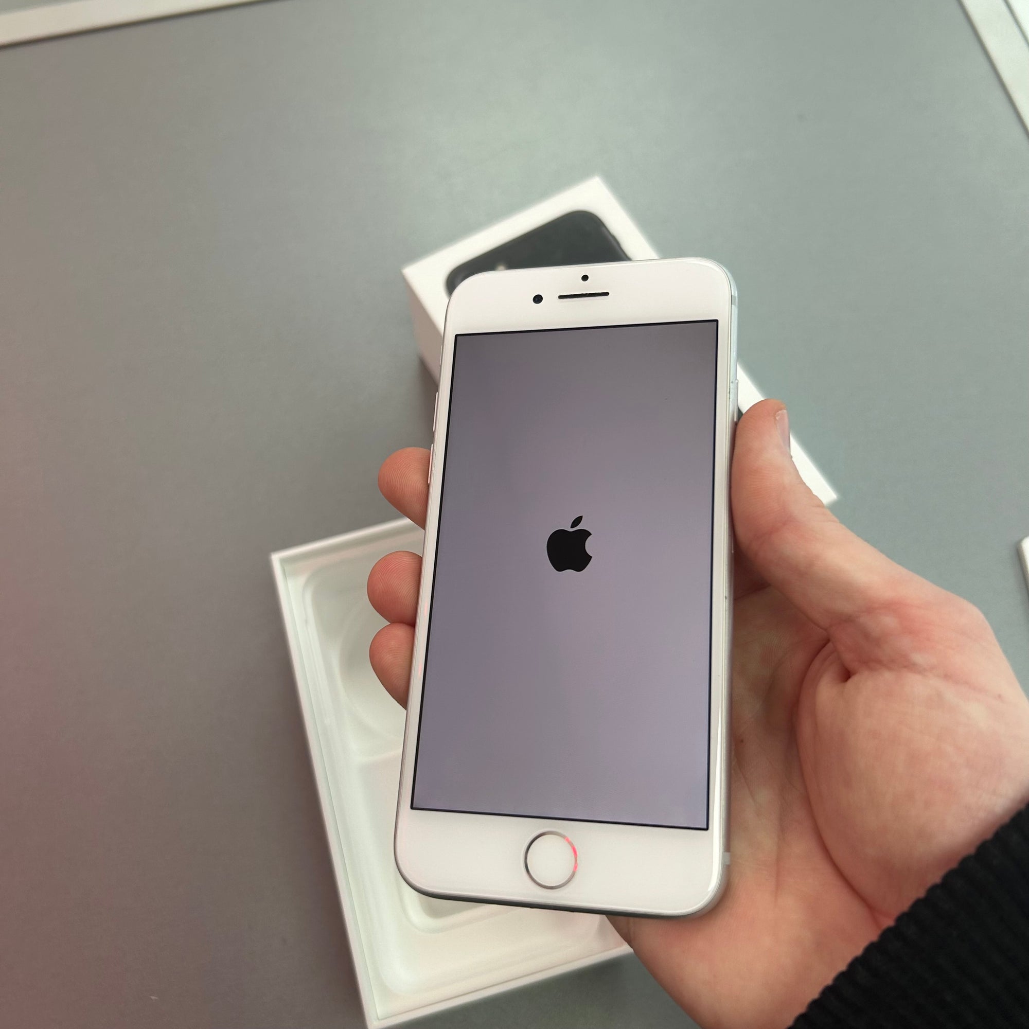 Apple iPhone 7 Silver 32GB - 95% Battery Health and Above