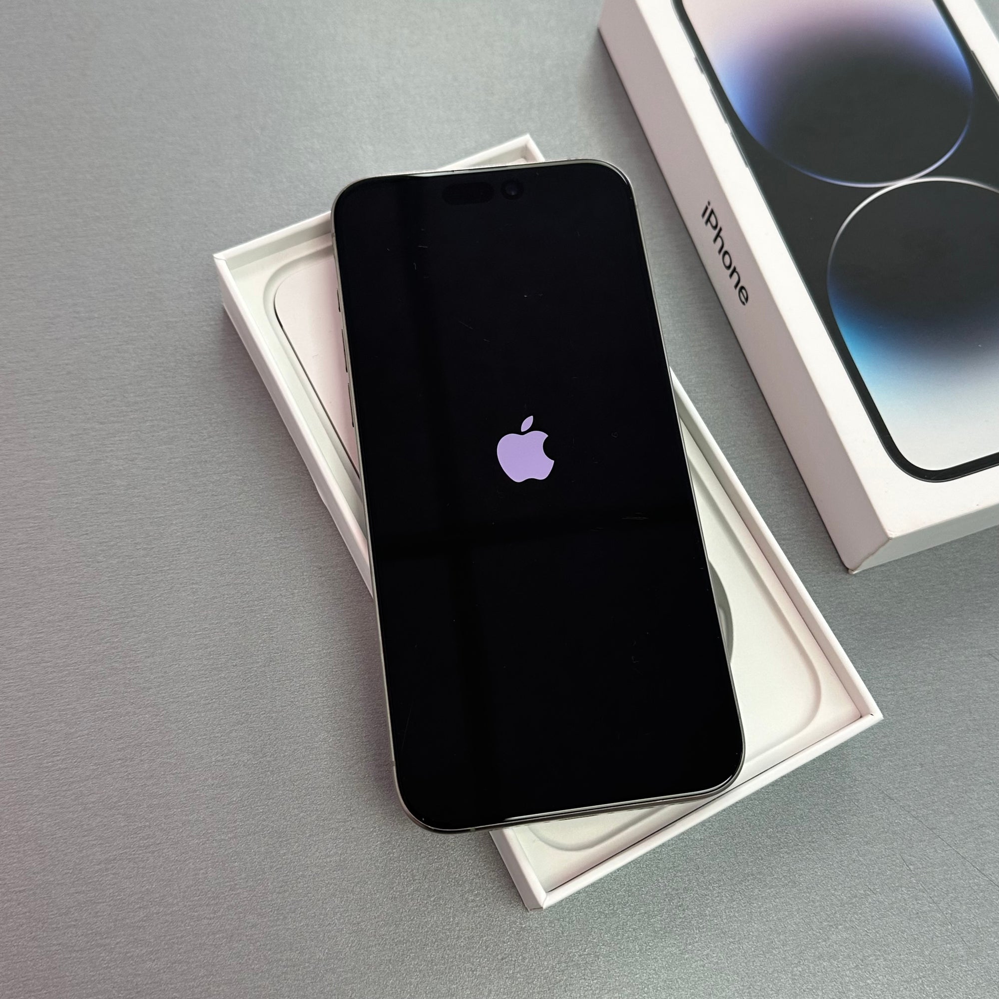 Apple iPhone 15 Pro Max 256GB Natural Titanium - 86% Battery Health