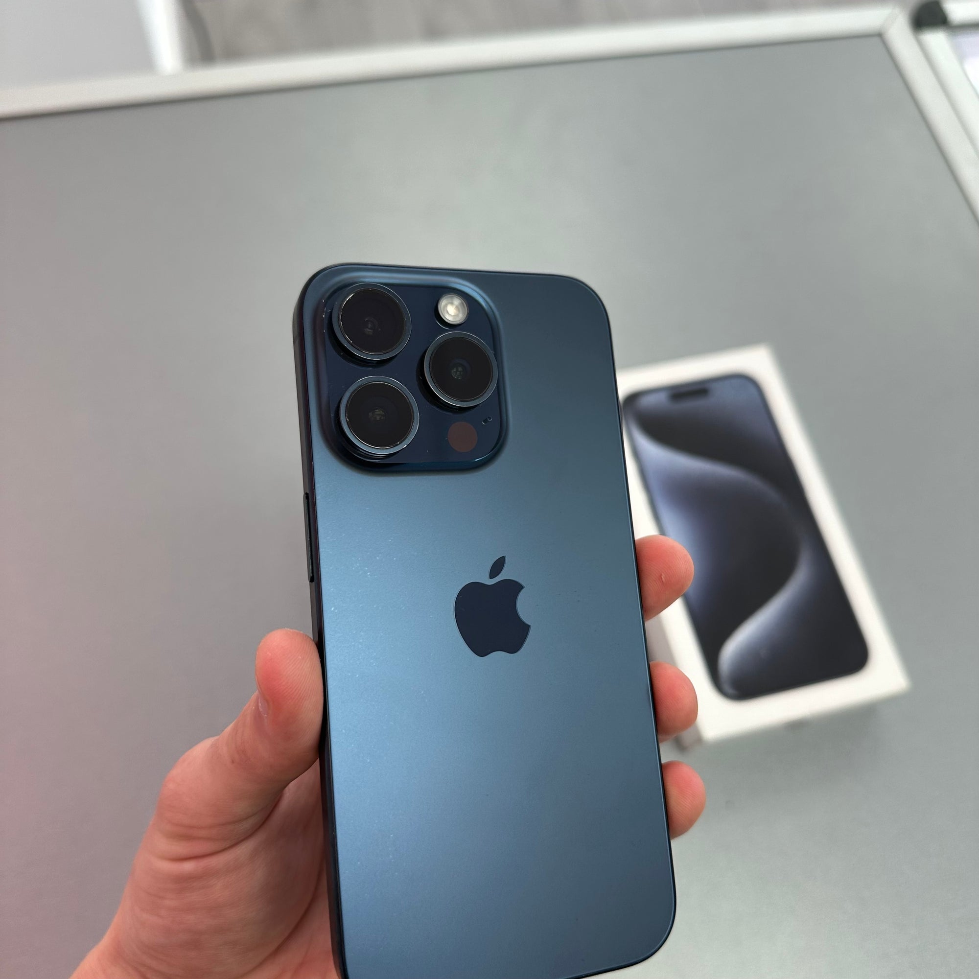 Apple iPhone 15 Pro 256GB - Blue Titanium - 100% Battery Health