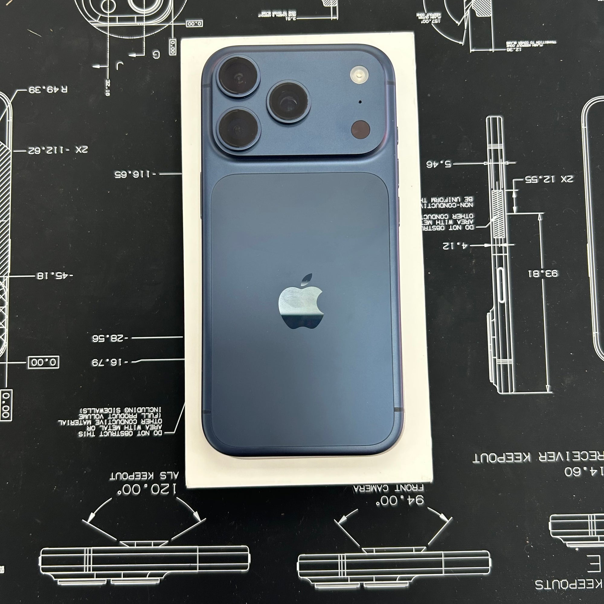 Apple iPhone 17 Pro 256GB Deep Blue 100% Battery Health