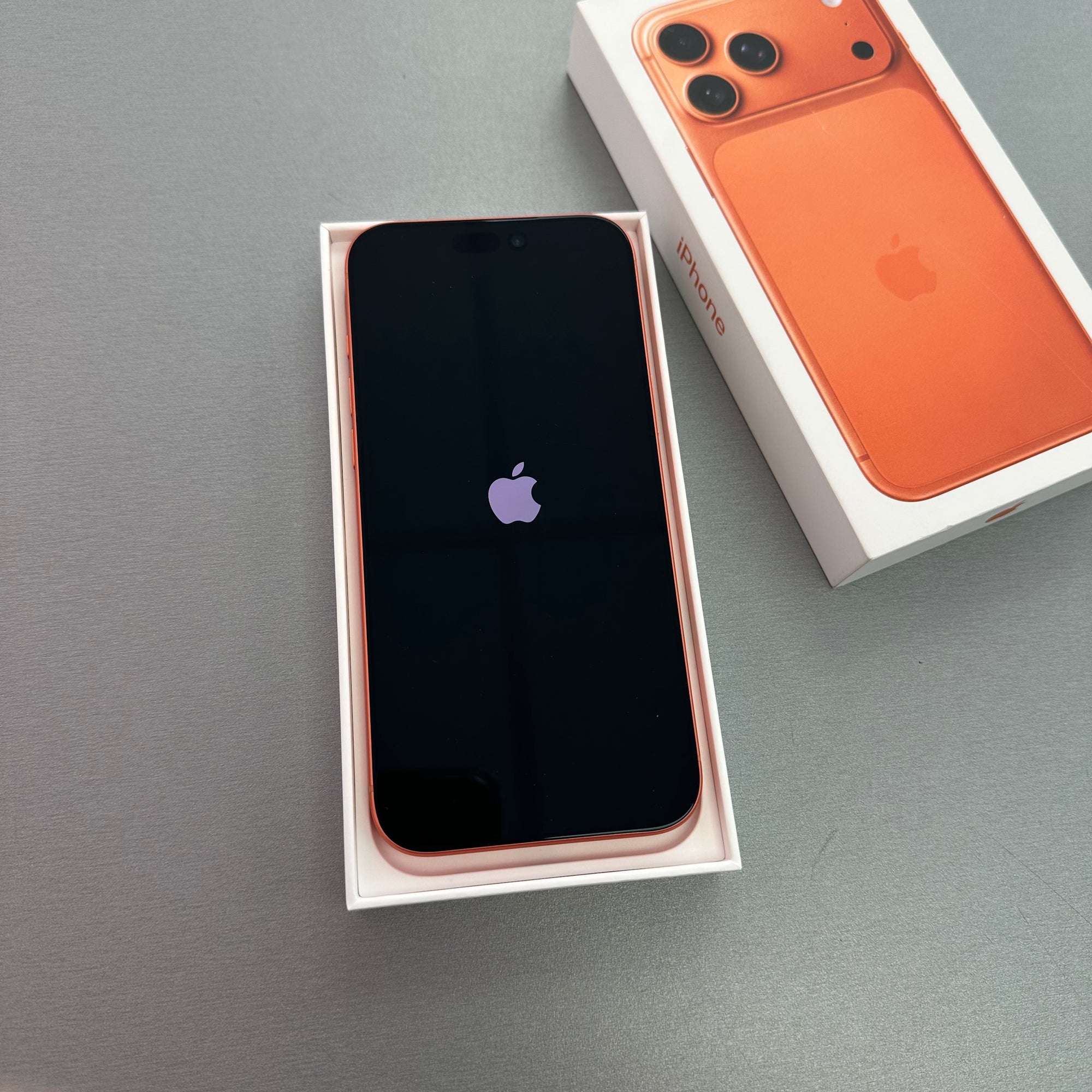 Apple iPhone 17 Pro Max 256GB Cosmic Orange - 99% Battery Health