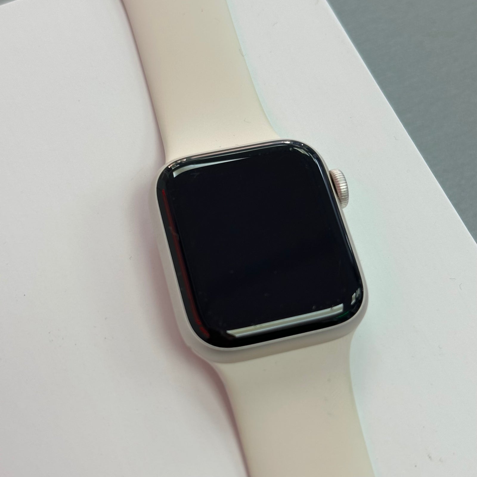 Apple Watch SE 3 40mm 2025 - Starlight Aluminium Case & Starlight Sports Band GPS