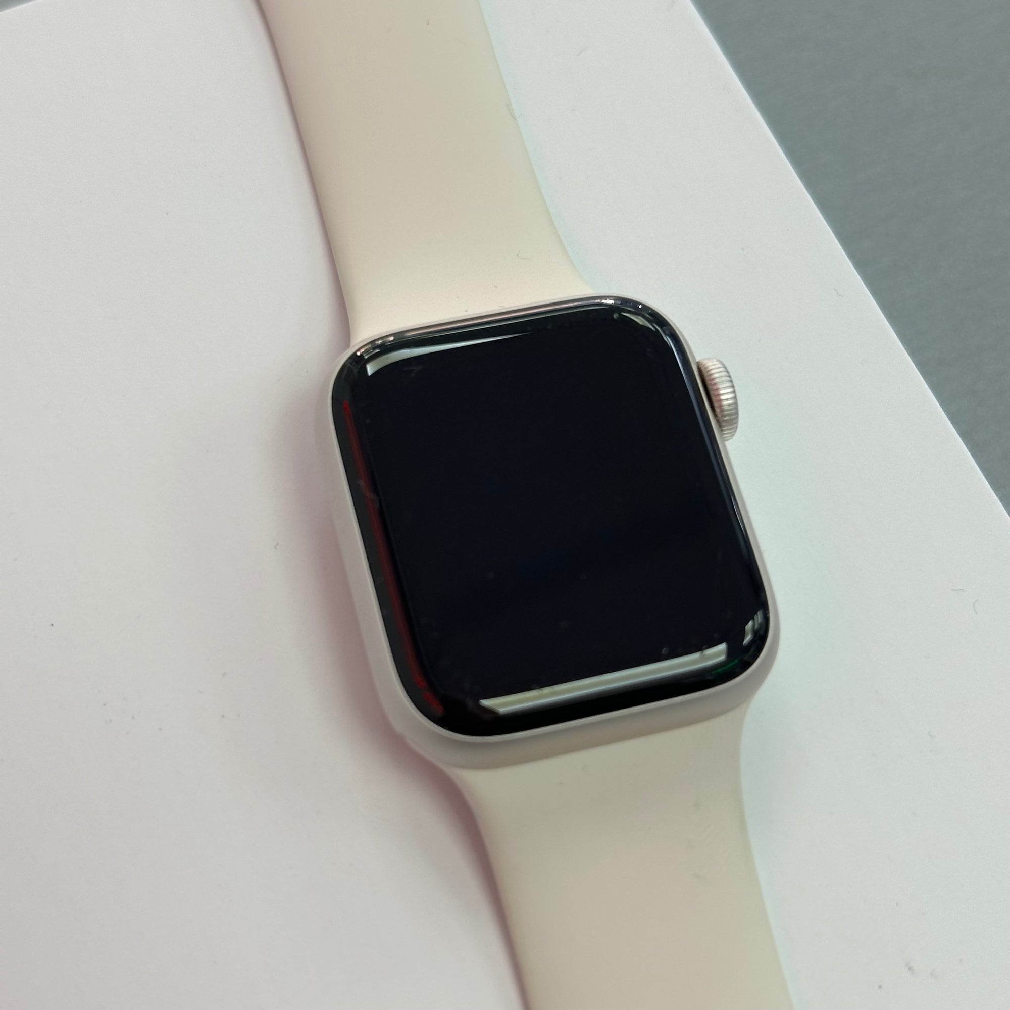 Apple Watch SE 3 40mm 2025 - Starlight Aluminium Case &amp; Starlight Sports Band GPS