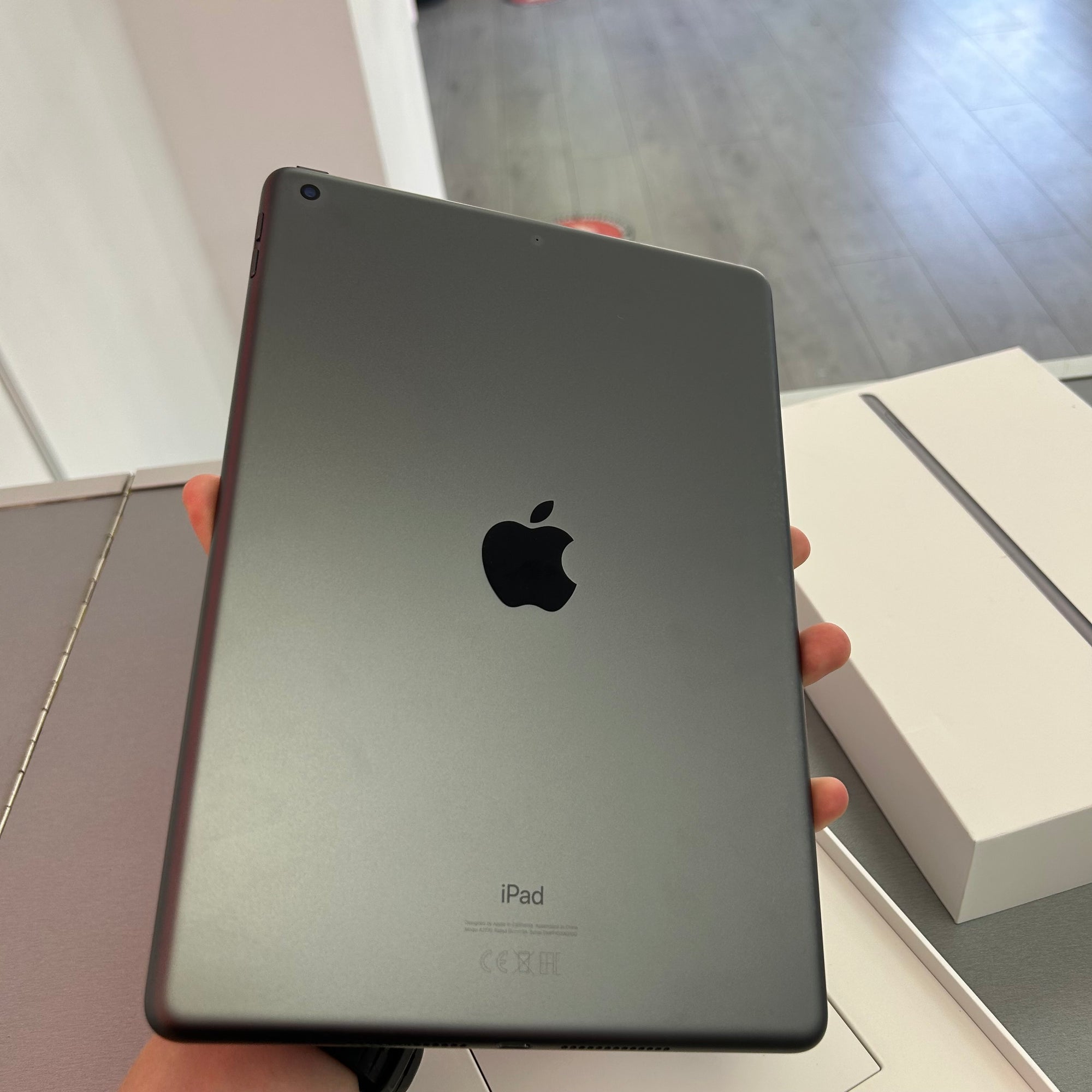 Apple iPad 8th Generation - 128GB Space Grey Wi-Fi Latest software