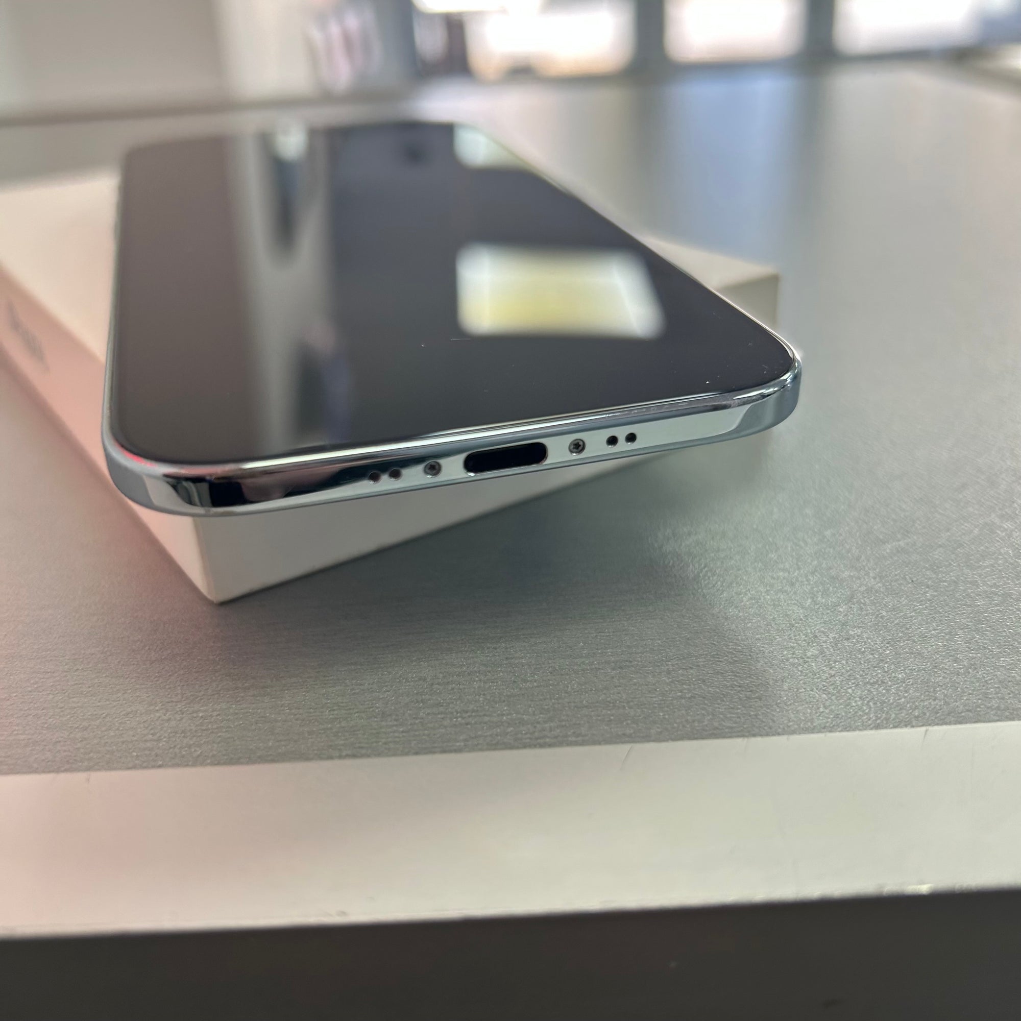 Apple iPhone Air 256GB Sky Blue 100% batt &amp; apple warranty