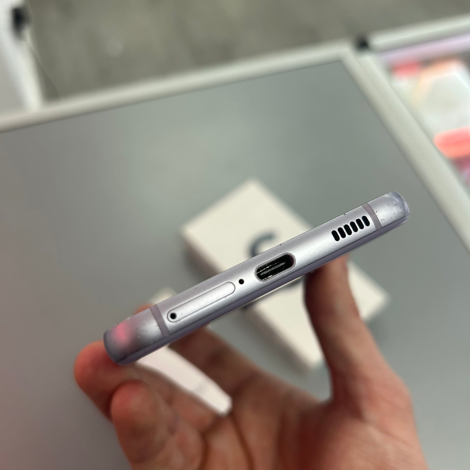 Samsung Galaxy S21 FE - Purple &amp; 128GB