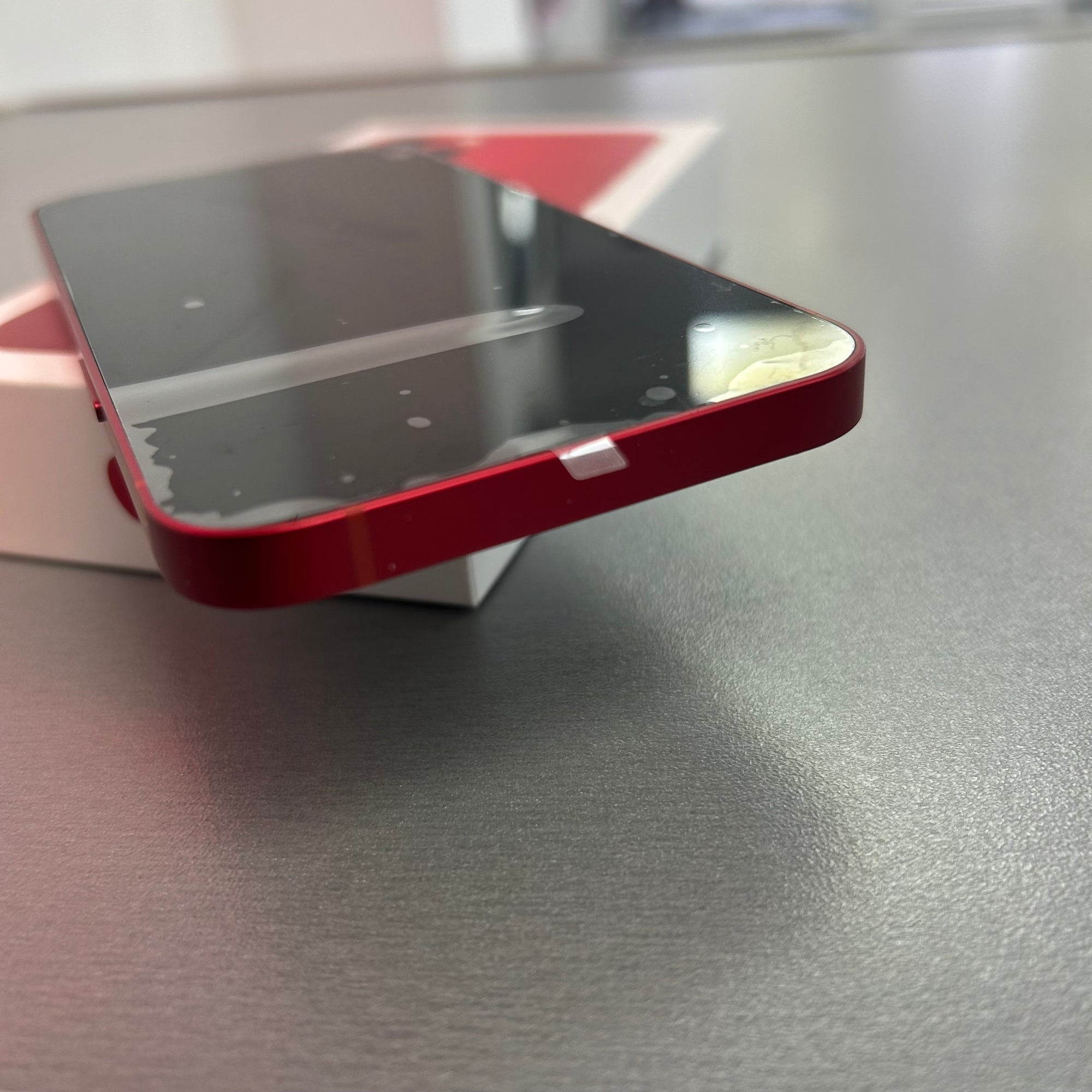 Apple iPhone 13 128GB Product Red - 100% Battery Health