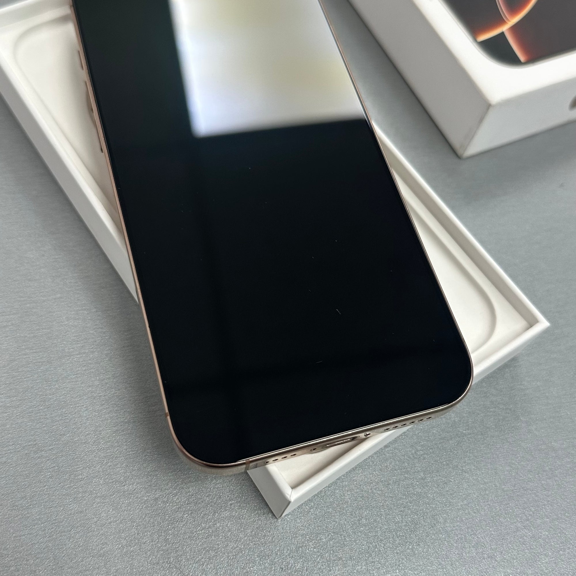 Apple iPhone 16 Pro Max 256GB Desert Titanium - 90% Battery Health
