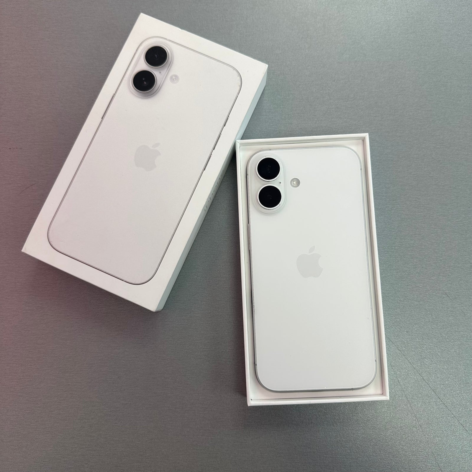 Apple iPhone 16 128GB white 94% Battery Health