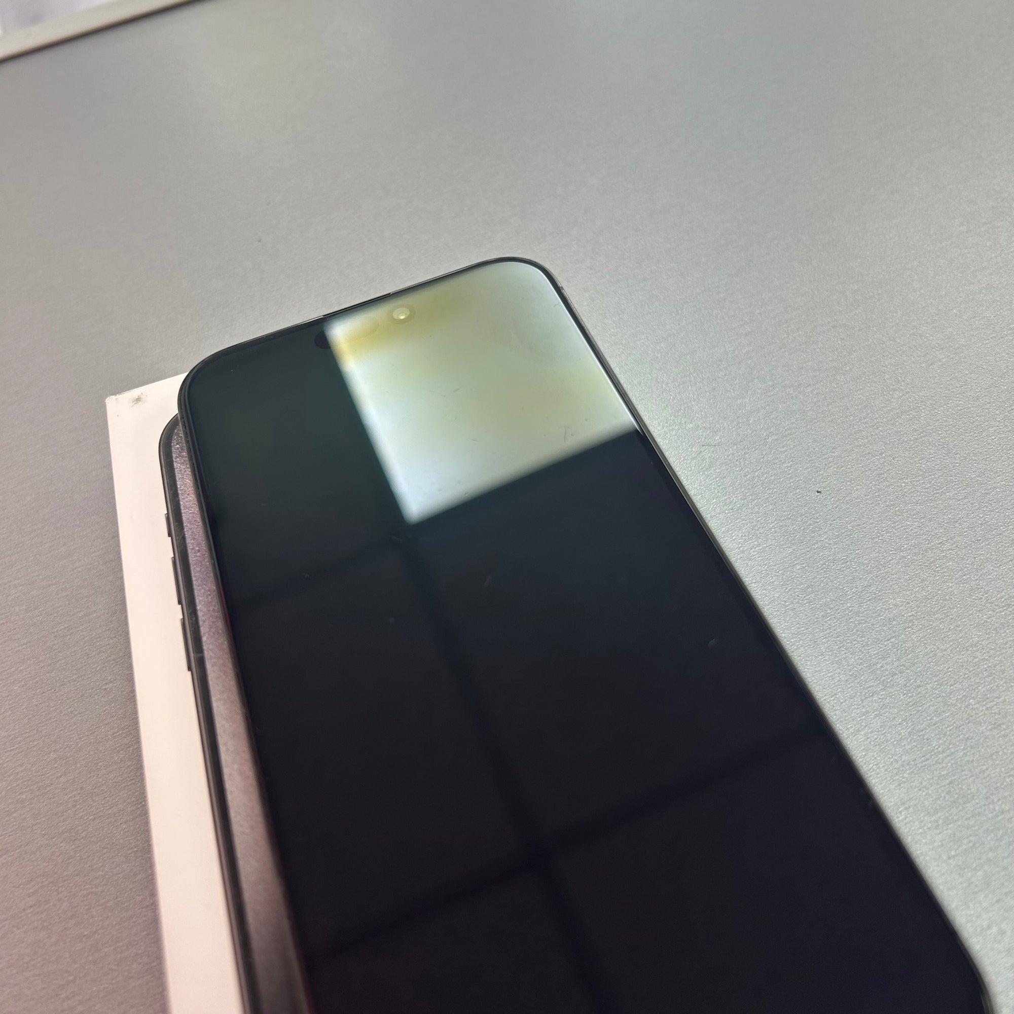 Apple iPhone 15 Pro Max 256GB Black Titanium - 100% Battery Health