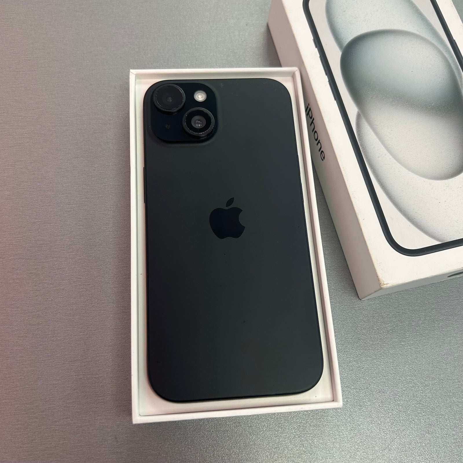 Apple iPhone 15 128GB Black - 87% Battery Health