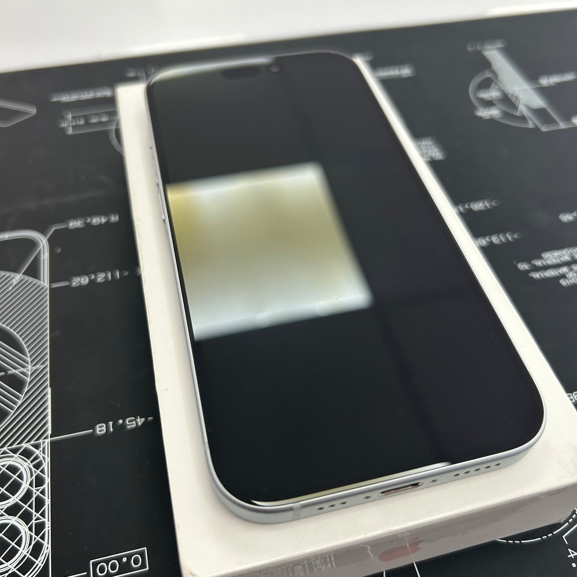 Apple iPhone 15 128GB Blue 100% Battery Health