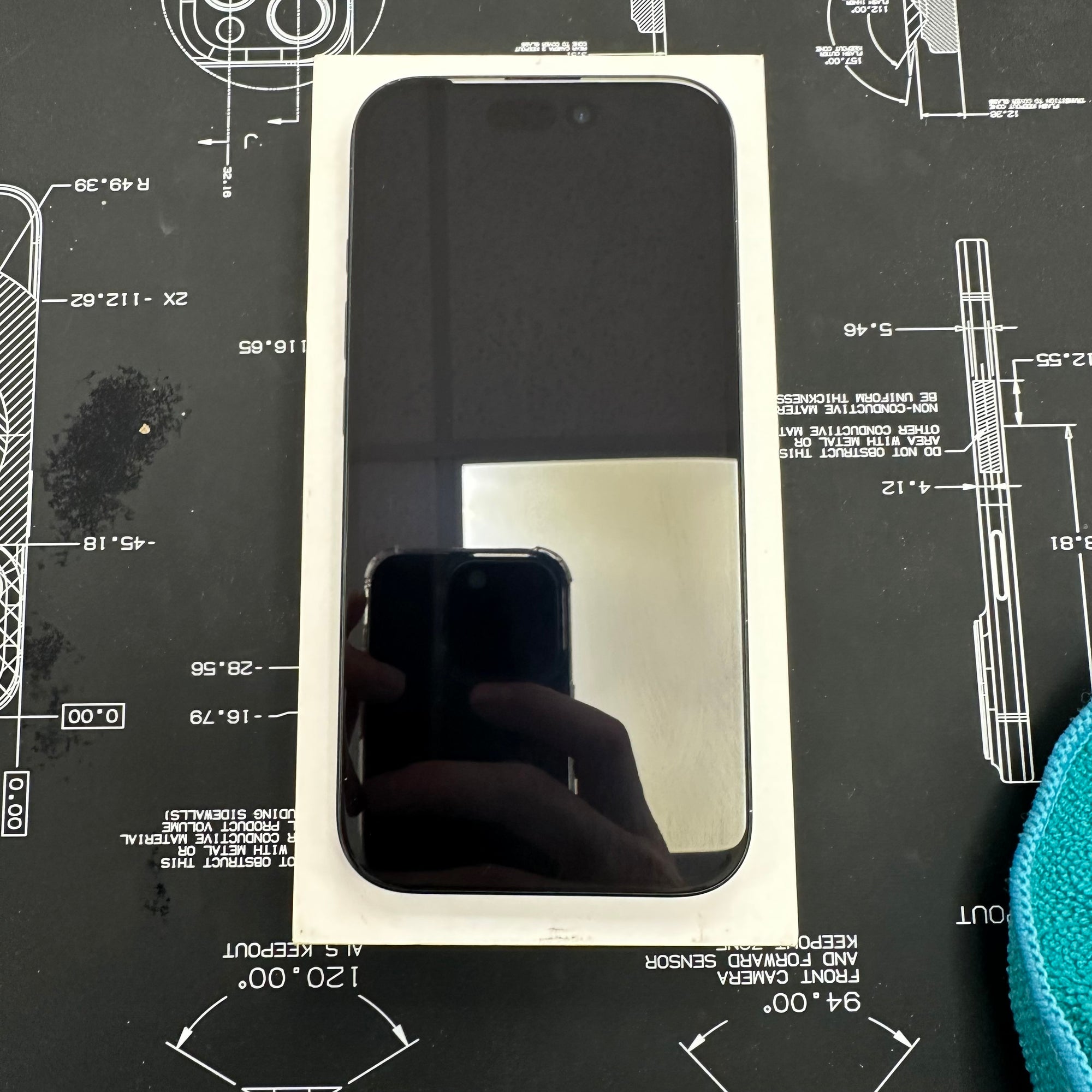 Apple iPhone 16 128GB Ultramarine - 97% Battery Health