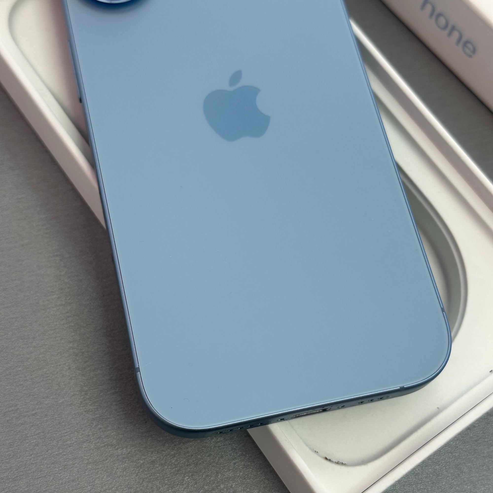 Apple iPhone 17 256GB Mist Blue - Excellent Condition Grade A+