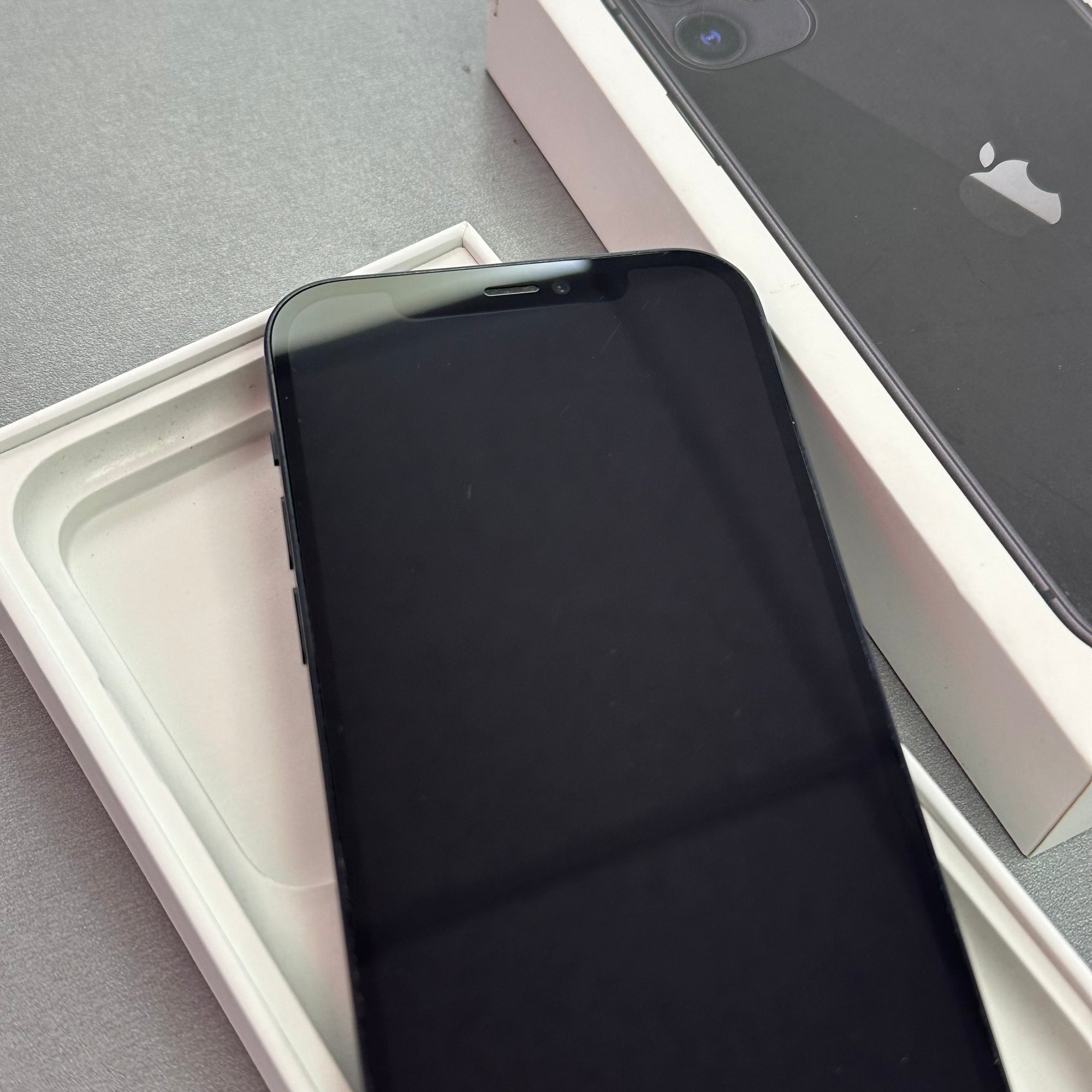Apple iPhone 12 64GB Black - 90% Battery Health