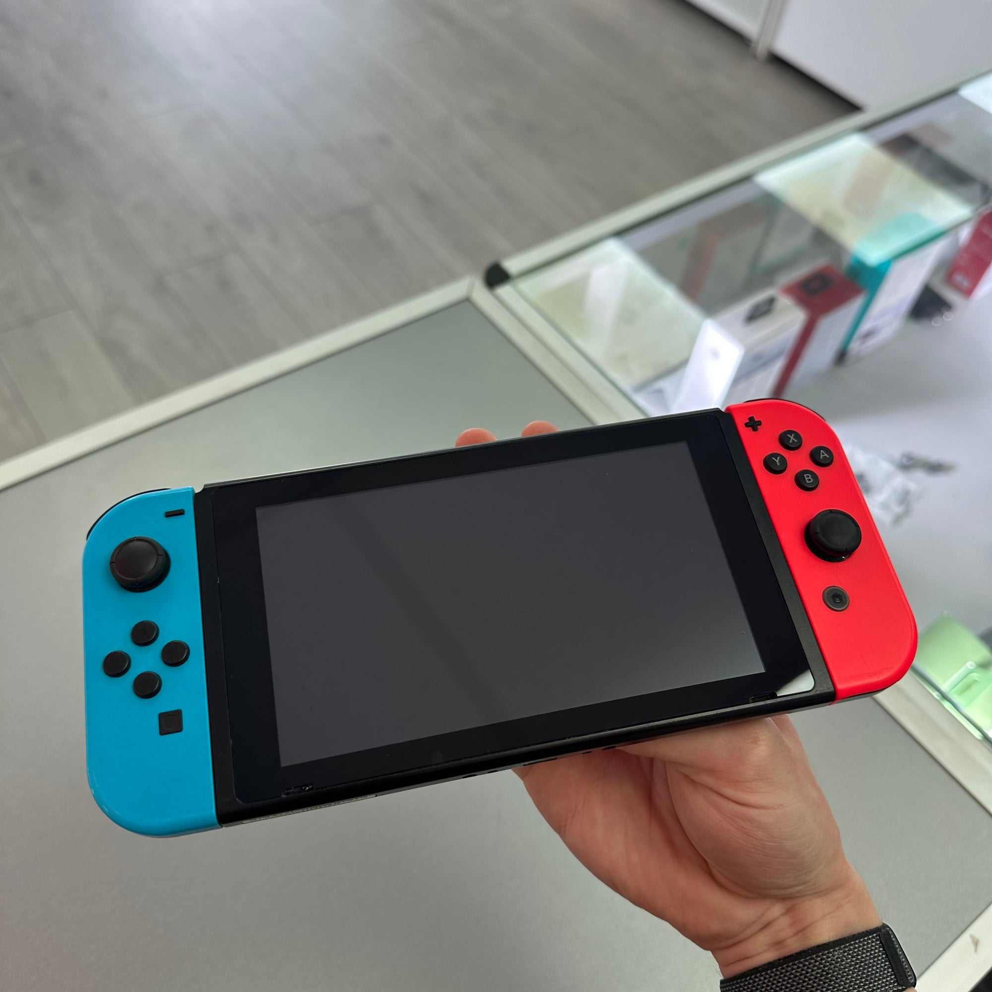 Nintendo Switch Red &amp; Blue 32GB