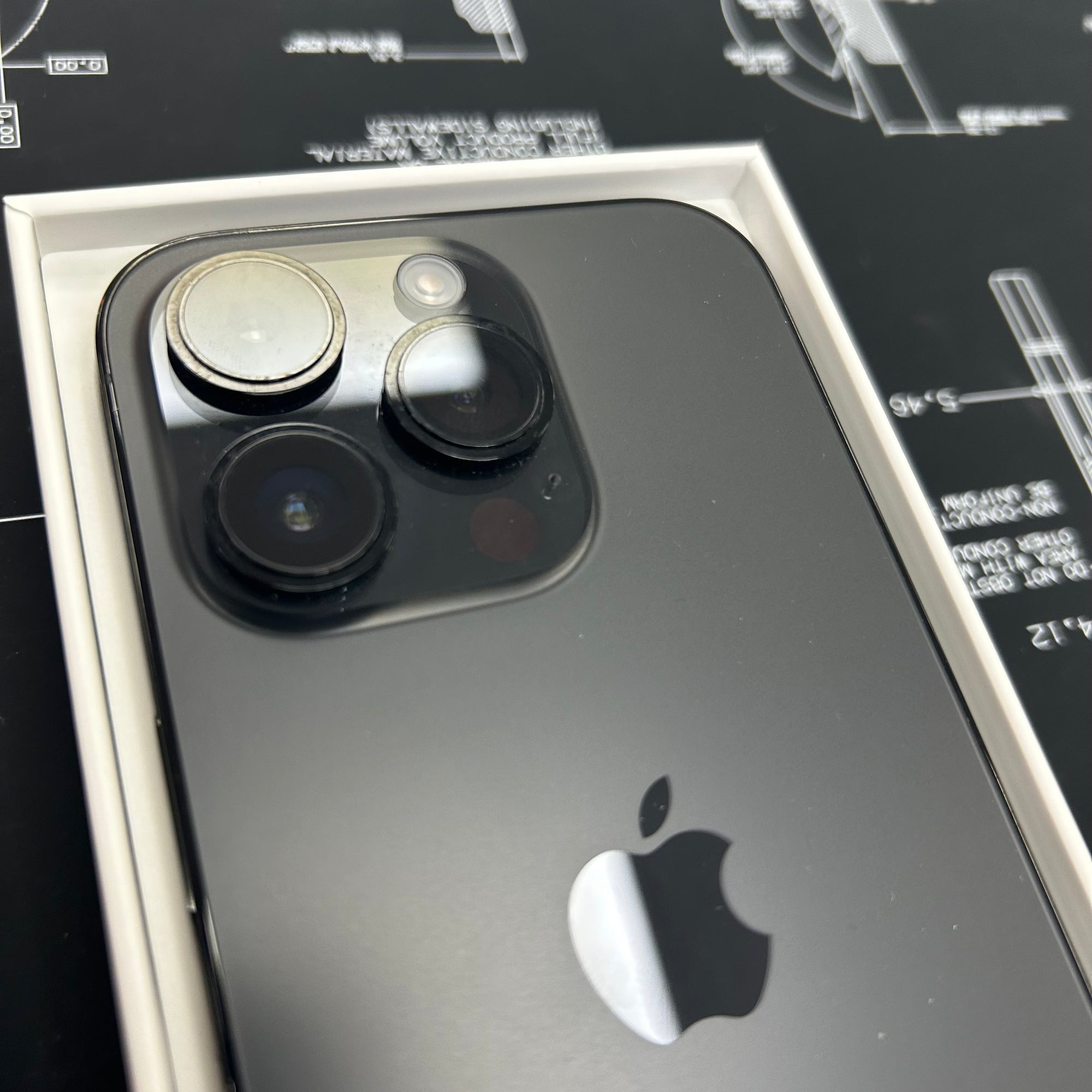 Apple iPhone 14 Pro - Black 128GB &amp; 100% Battery Health