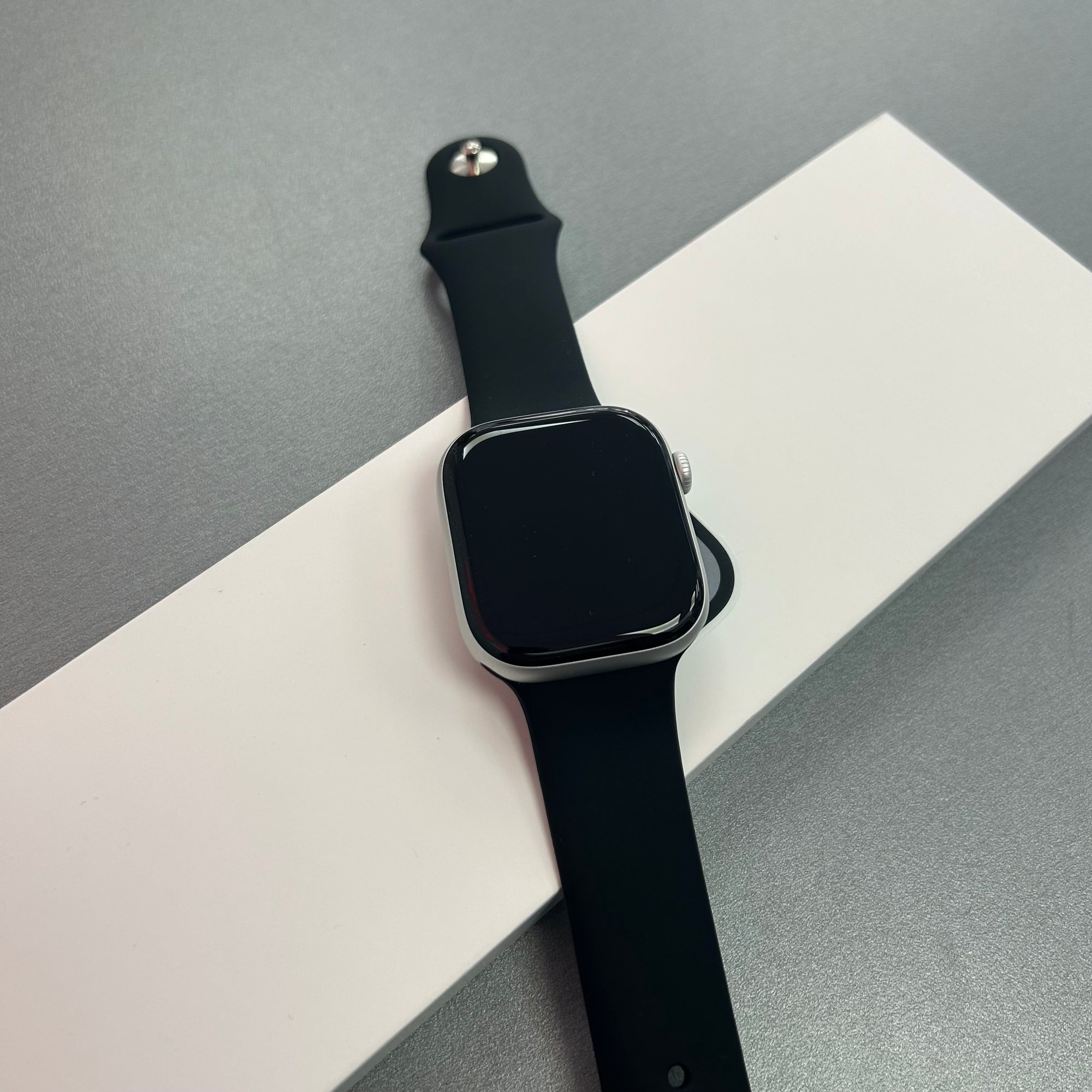 Apple Watch Series 10, 46mm GPS - Silver Aluminium Case with Black Sports Band
