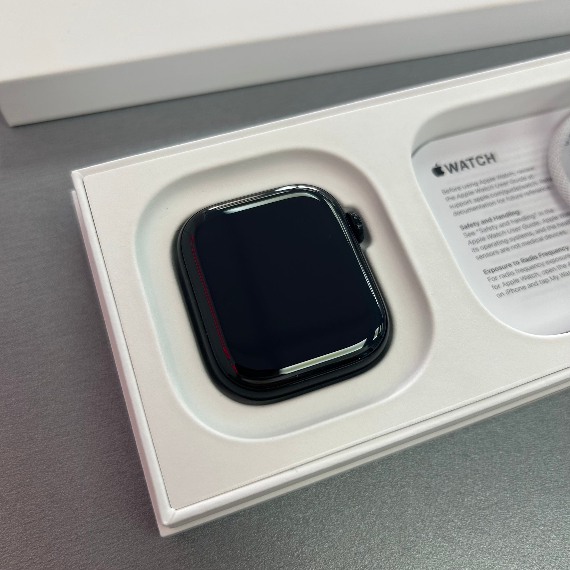 Apple Watch Series 11, 46mm GPS  &amp; Cellular Jet Black Aluminium Black Sports Band