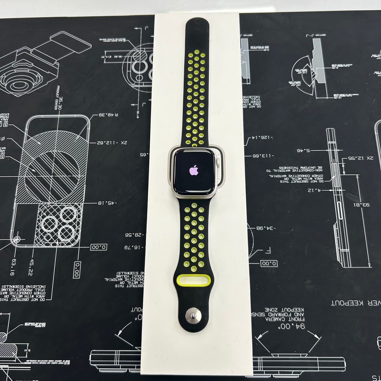 Apple Watch Series 7, 41mm GPS Starlight Aluminium Case
