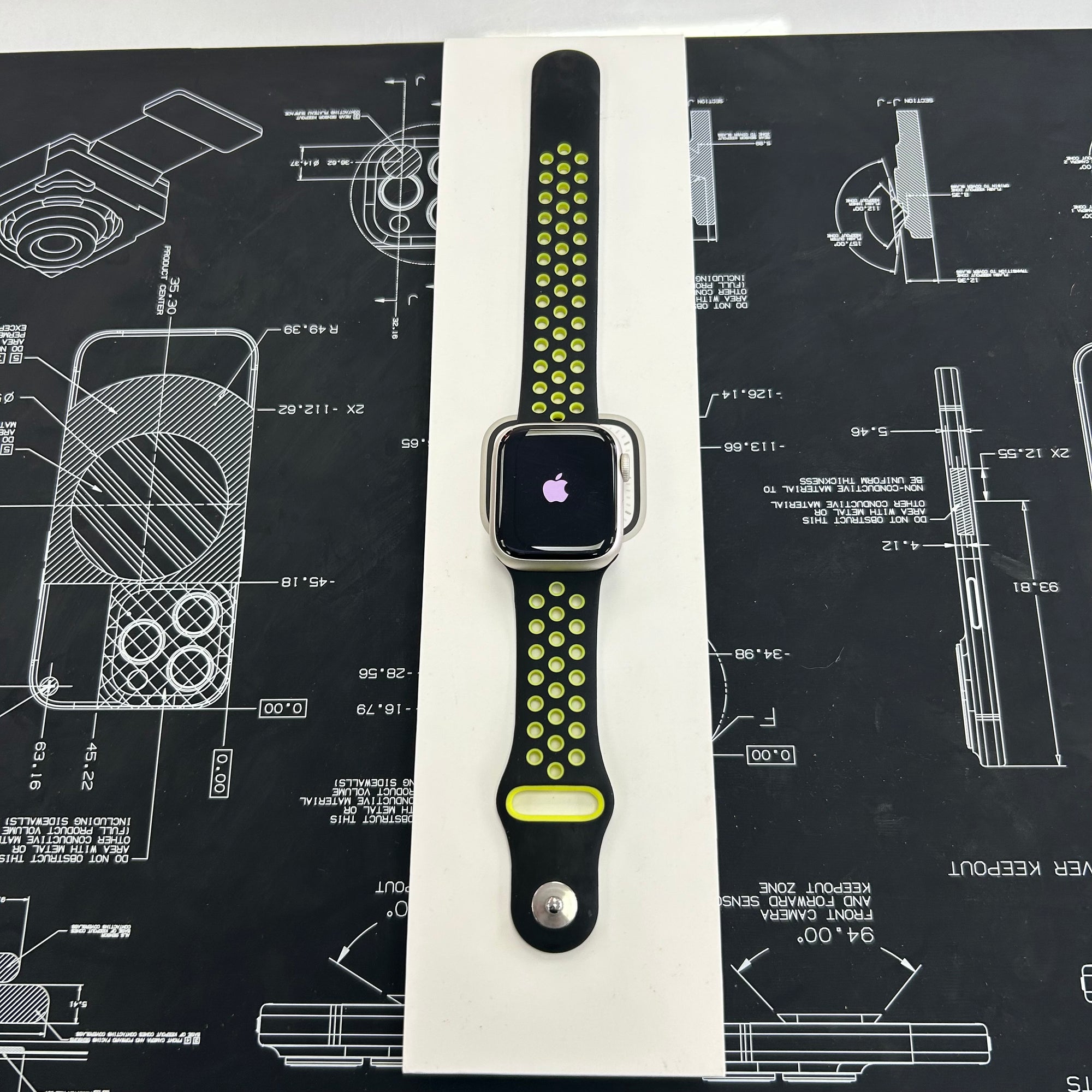 Apple Watch Series 7, 41mm GPS Starlight Aluminium Case