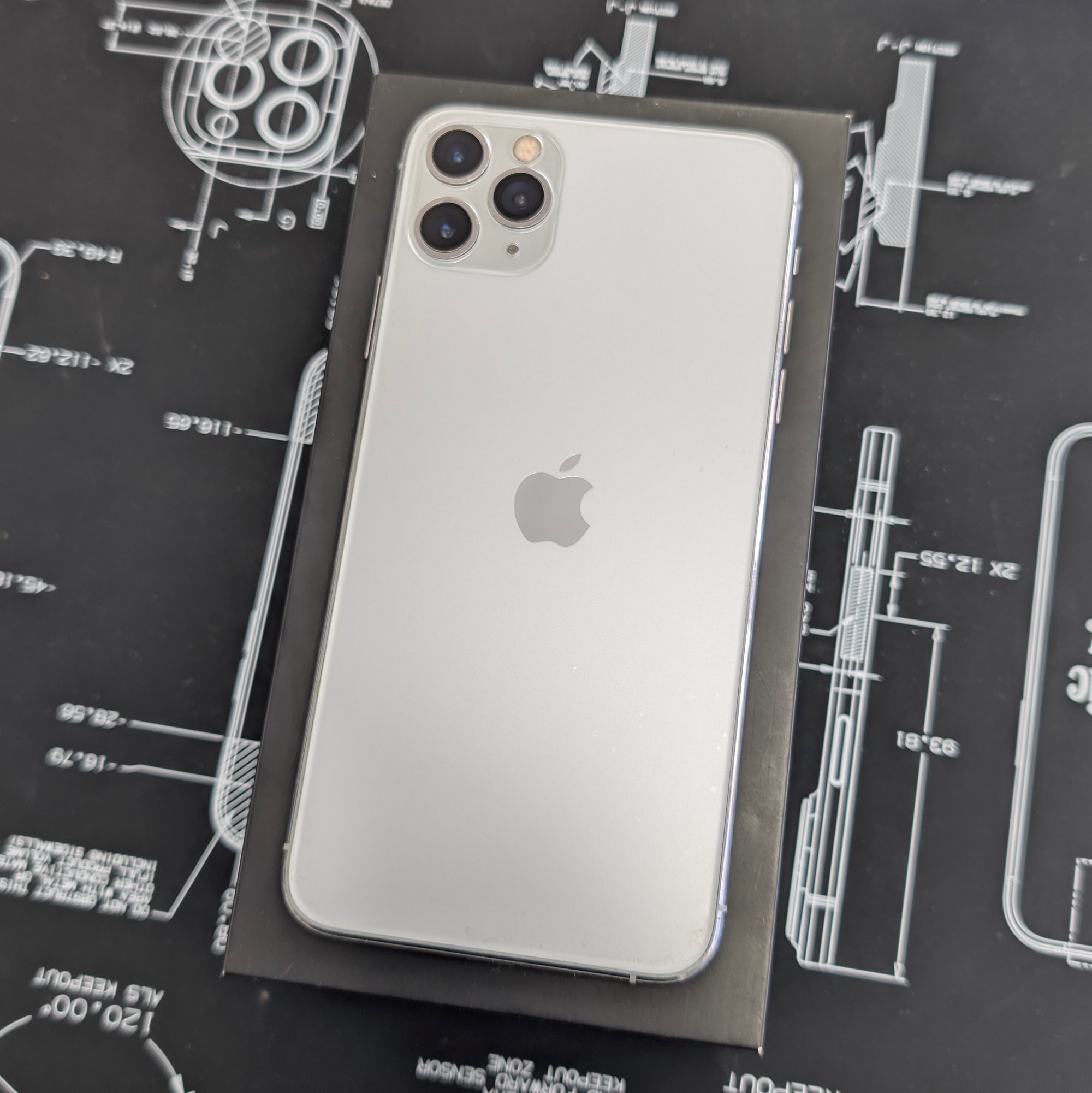 Apple iPhone 11 Pro Max Silver 64GB & 100% Battery Health (No FaceID)
