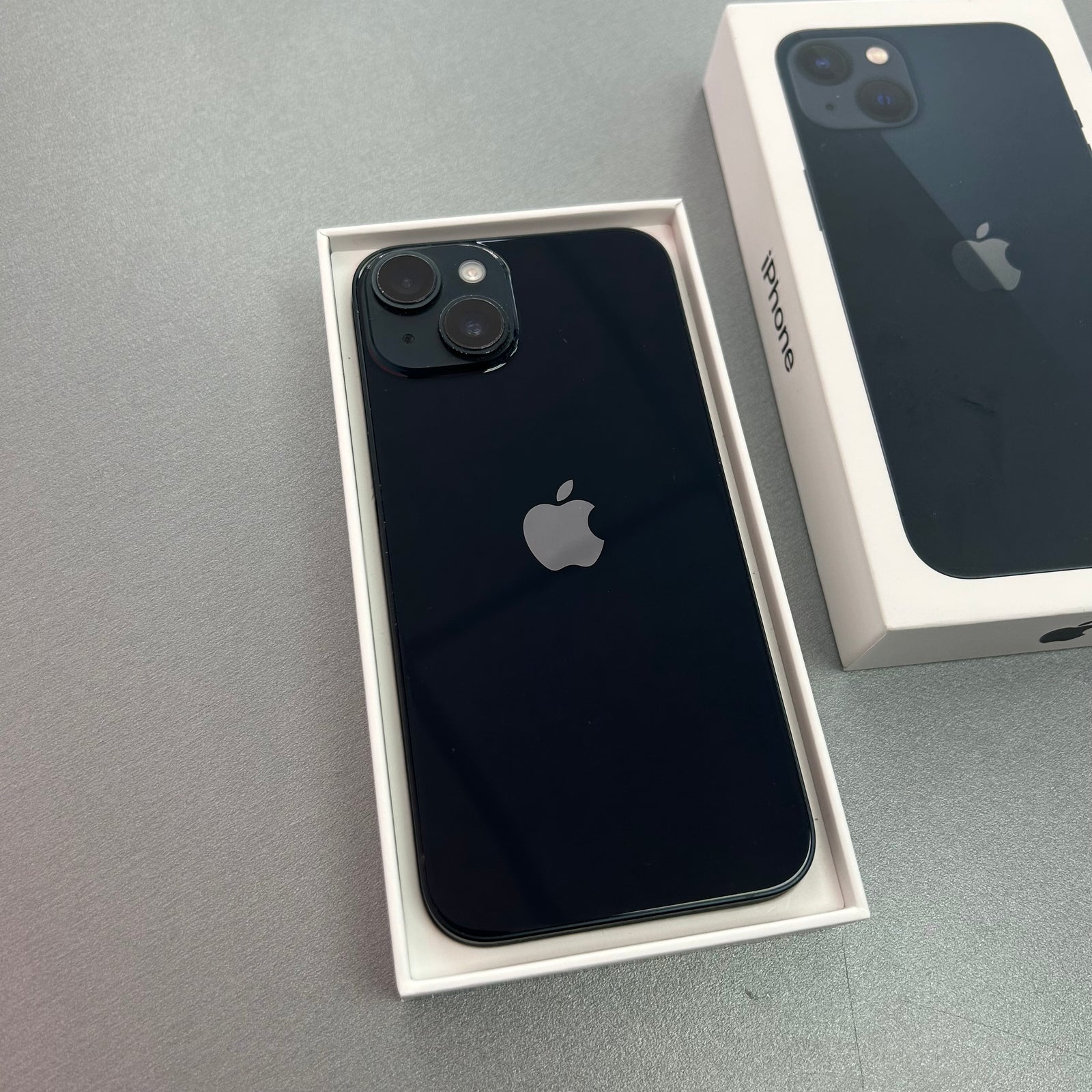 Apple iPhone 13 128GB Midnight - 100% Battery Health