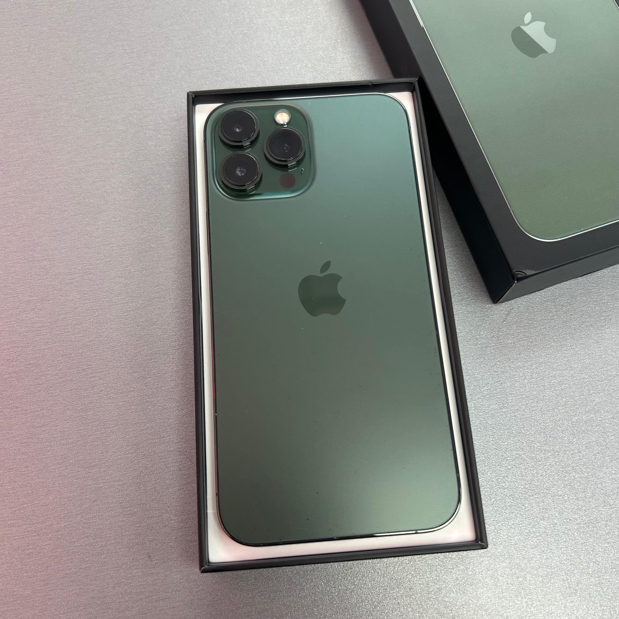 Apple iPhone 13 Pro Max 6.7” 128GB Alpine Green - 100% Battery Health