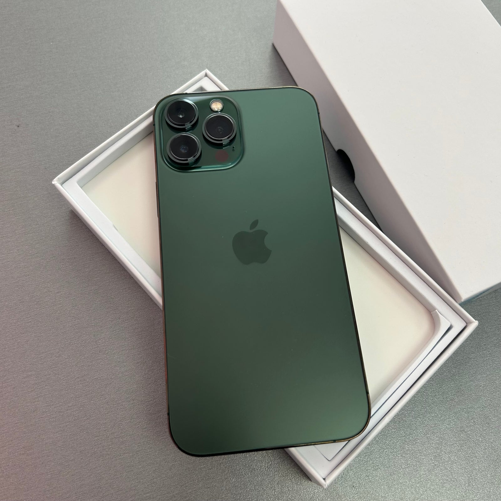 Apple iPhone 13 Pro Max 6.7” 1TB Alpine Green - 100% Battery Health