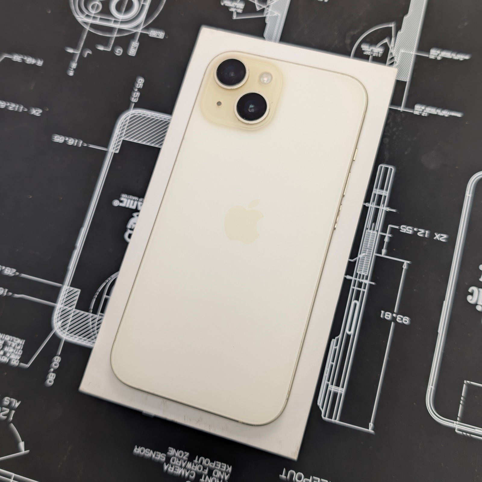 Apple iPhone 15 128GB Yellow - 100% Battery Health
