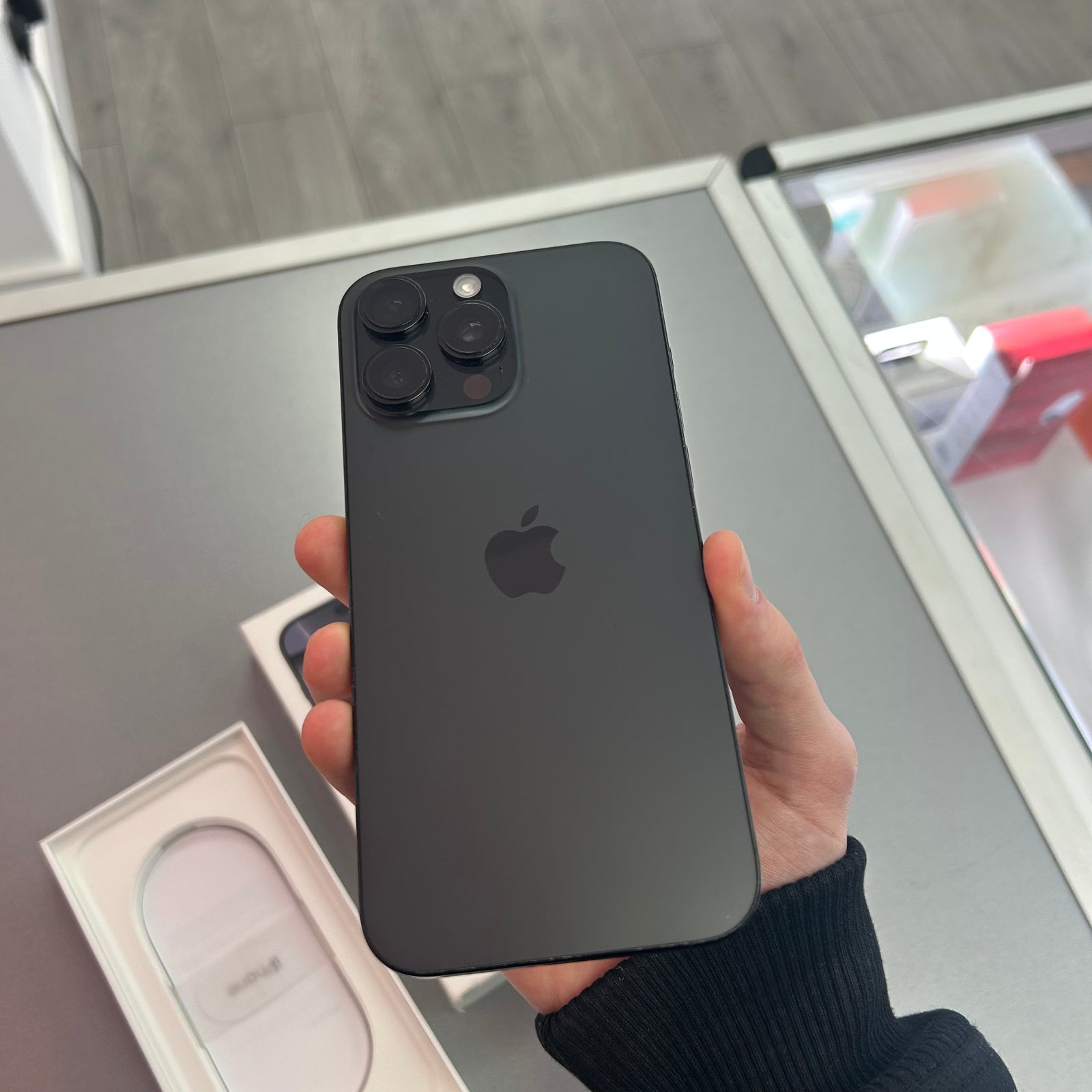 Apple iPhone 16 Pro Max 256GB Black Titanium