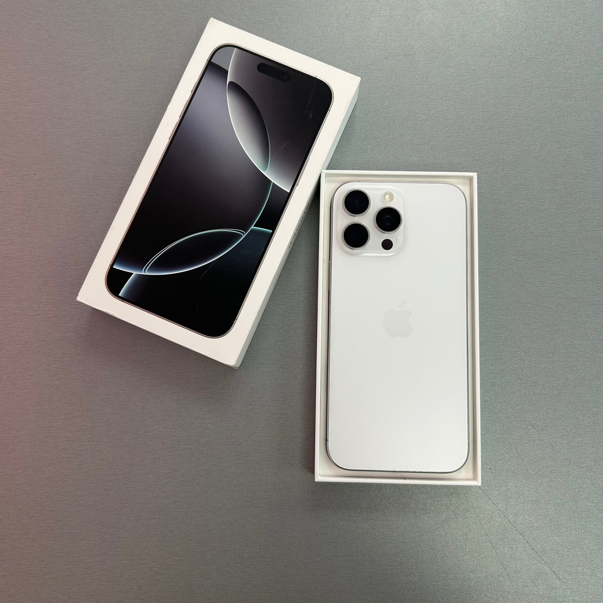 Apple iPhone 16 Pro White Titanium 256GB - Original 93% Battery Health