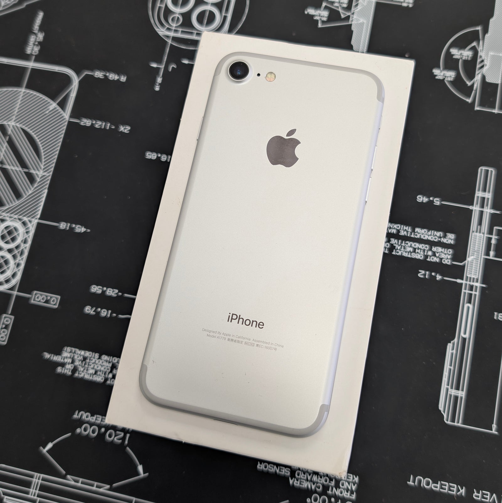 Apple iPhone 7 silver 32GB