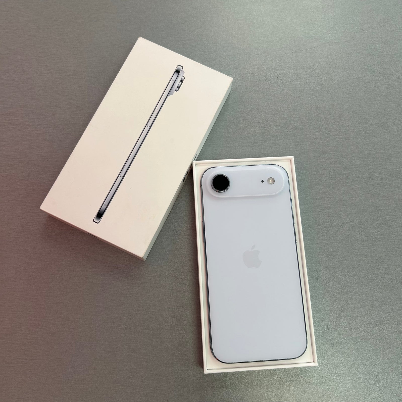 Apple iPhone Air 256GB Sky Blue 100% batt & apple warranty