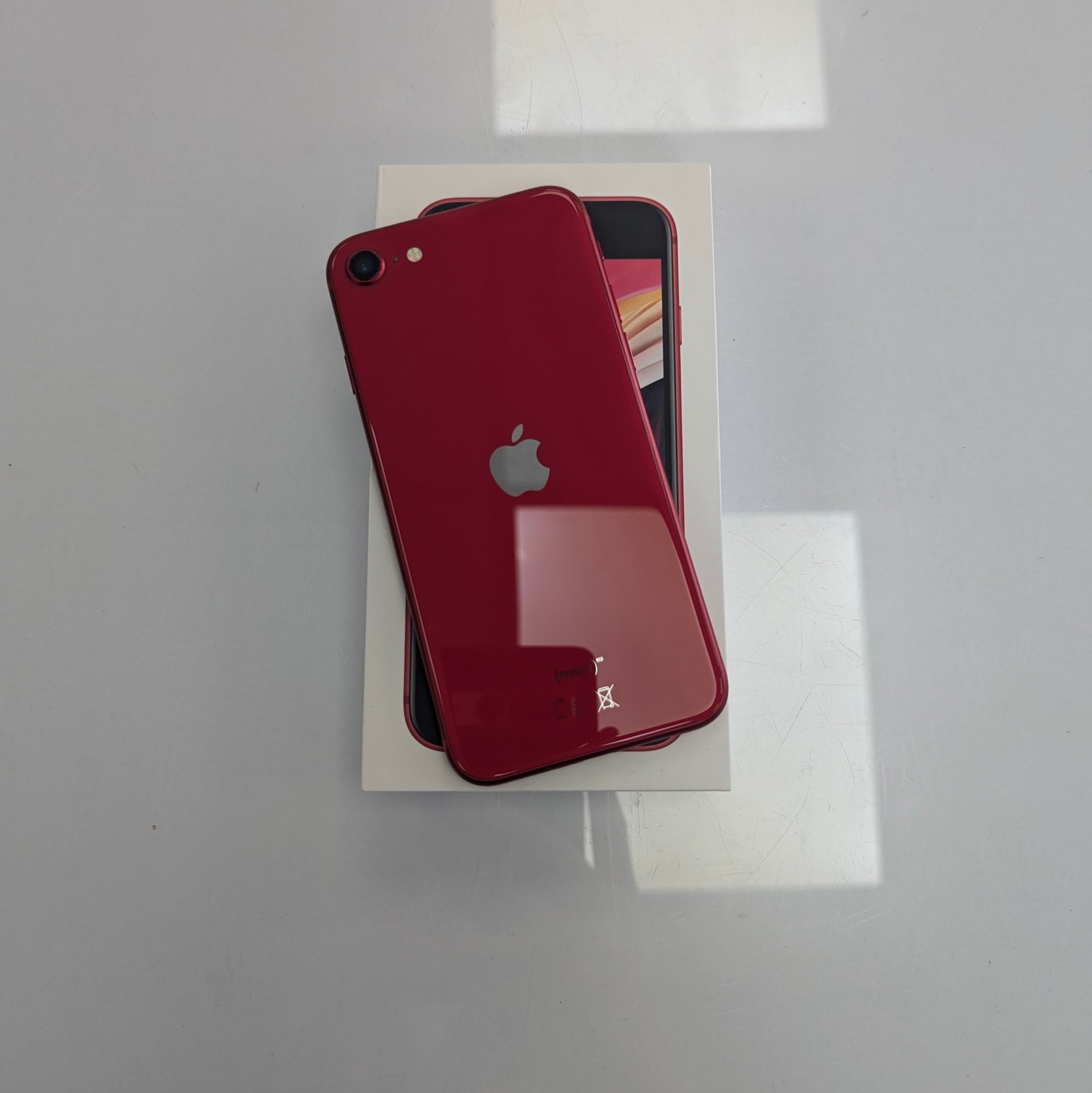 Apple iPhone SE 2020 64GB Red 100% battery health