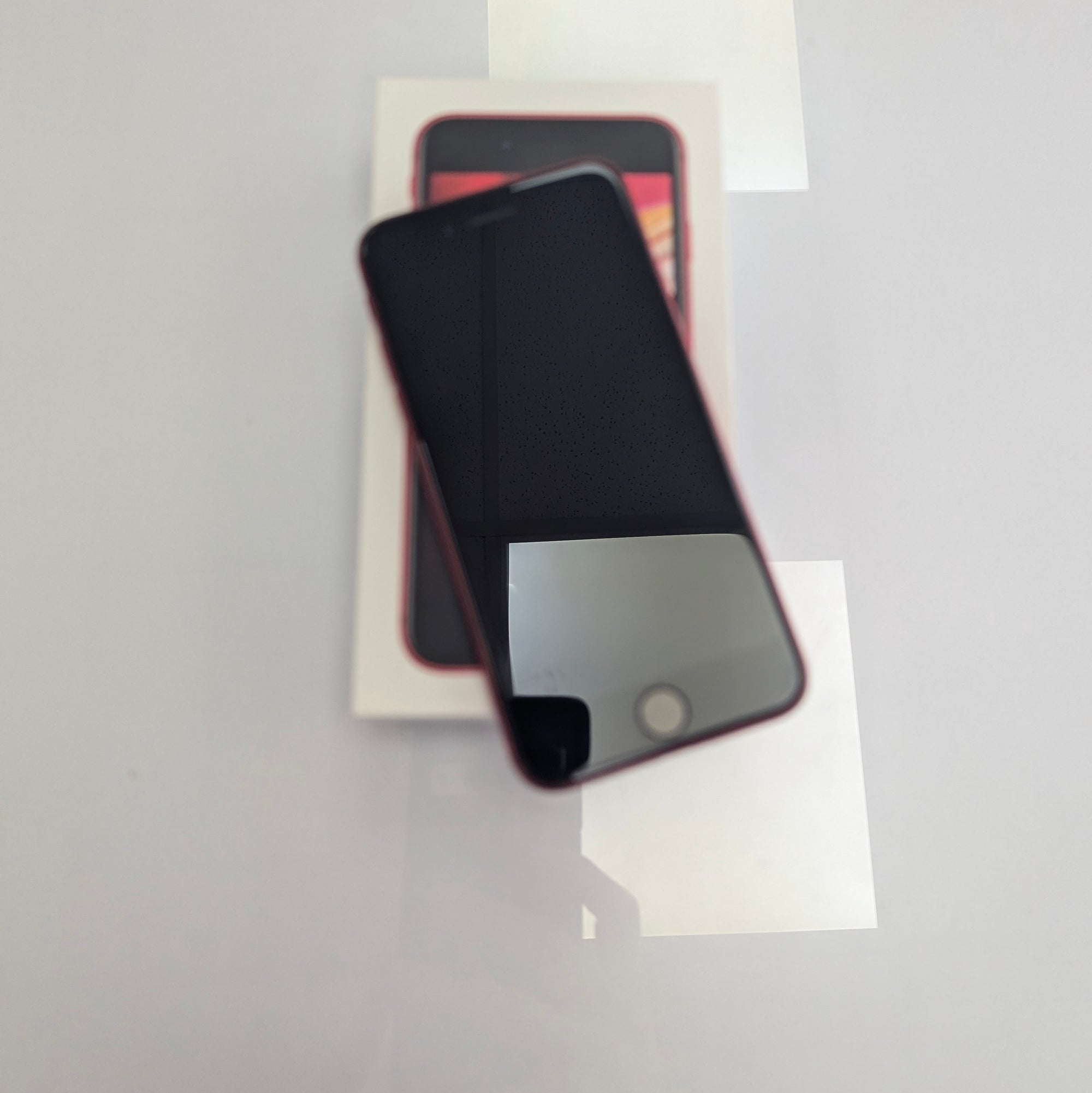 Apple iPhone SE 2020 64GB Red 100% battery health