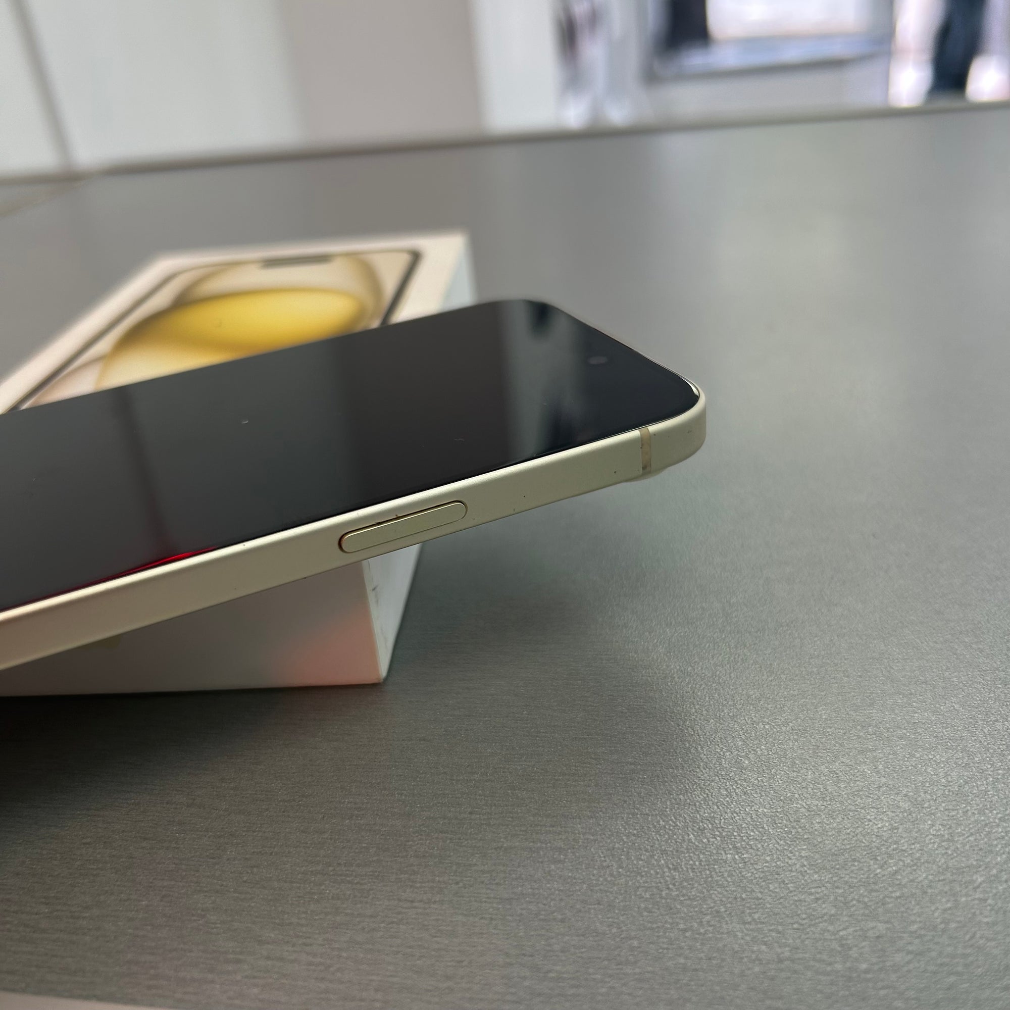 Apple iPhone 15 128GB Yellow