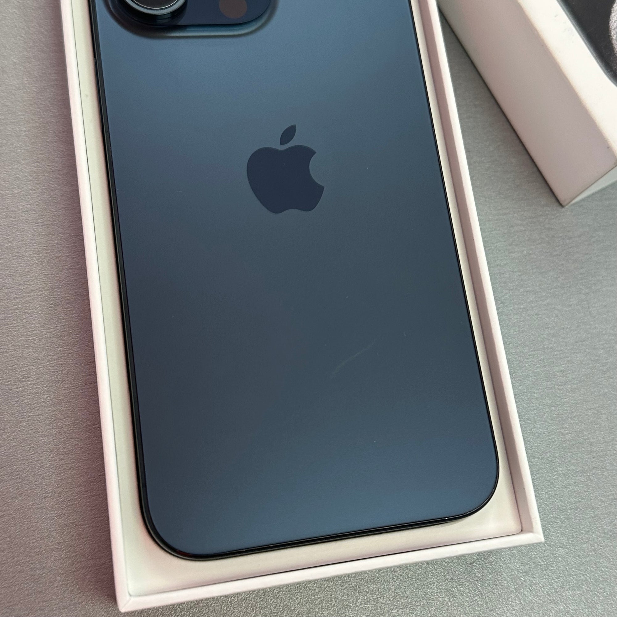 Apple iPhone 15 Pro Max 256GB Blue Titanium - 100% Battery Health
